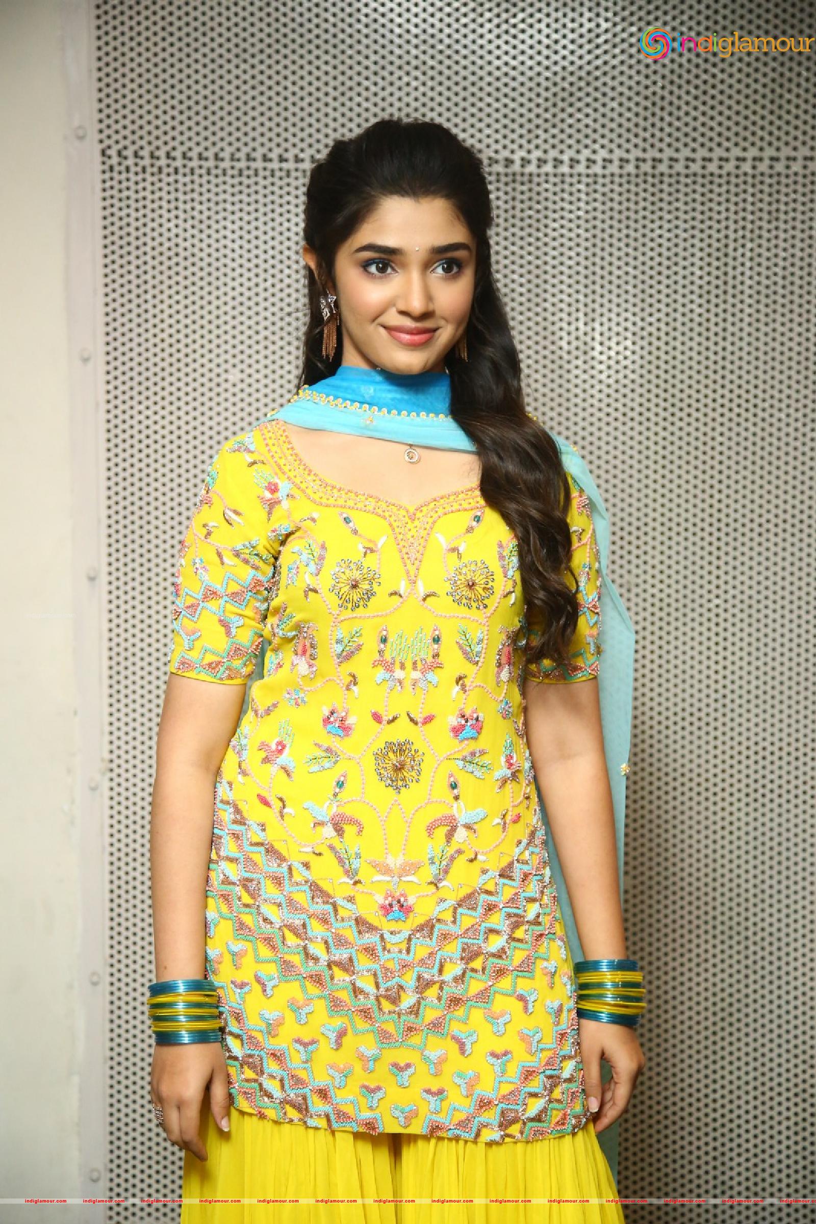 Krithi Shetty Actress hd photo