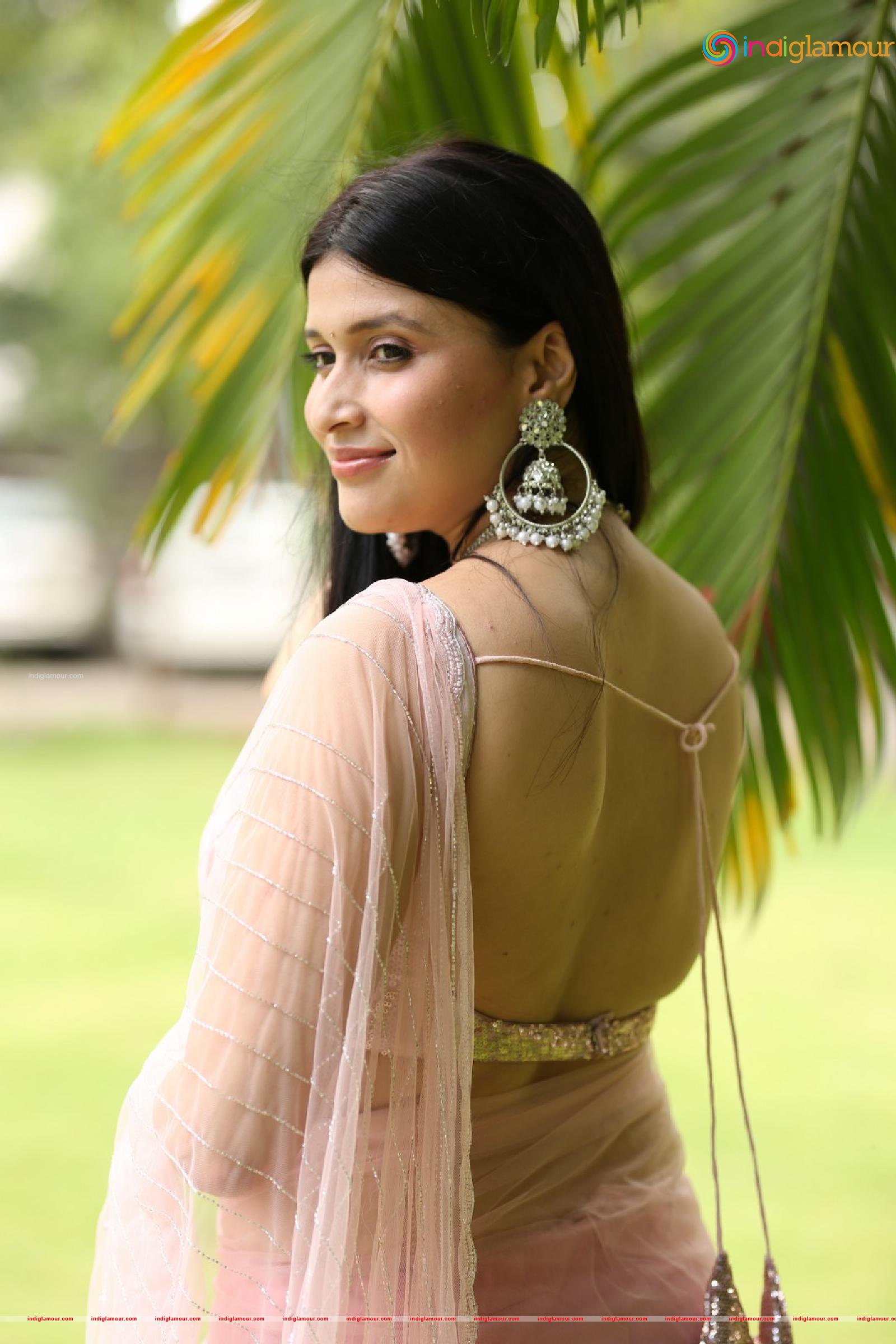Mannara Chopra Actress hd photo