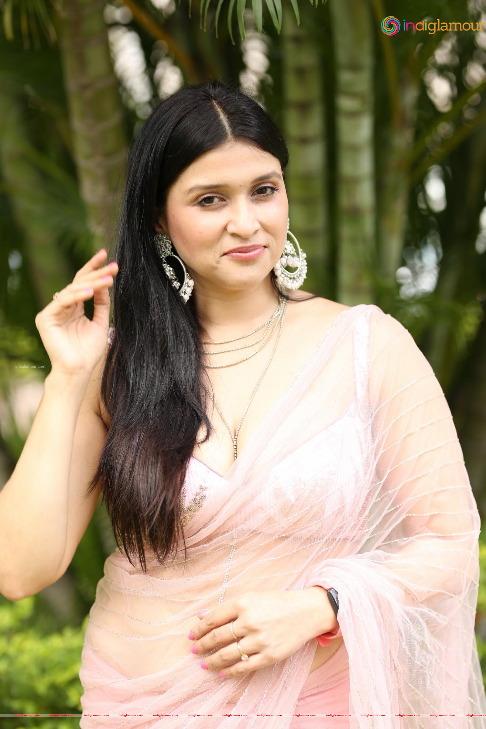 Mannara Chopra Actress hd photo