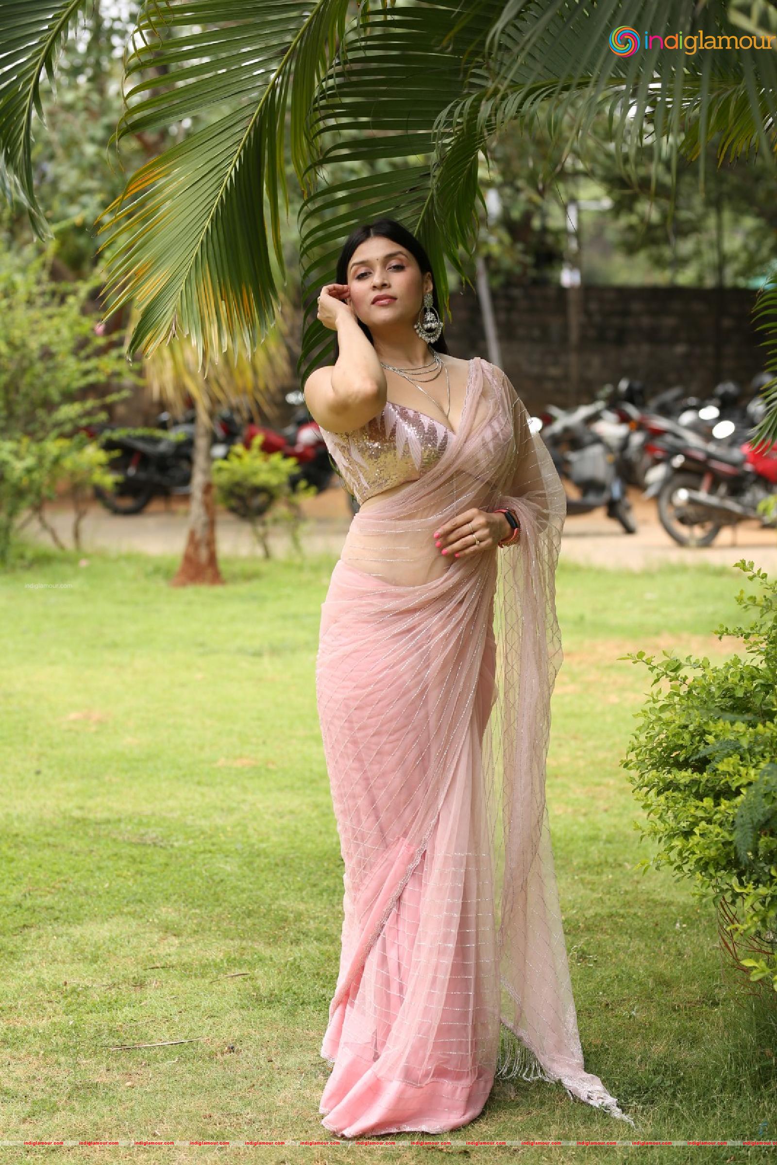 Mannara Chopra Actress hd photo