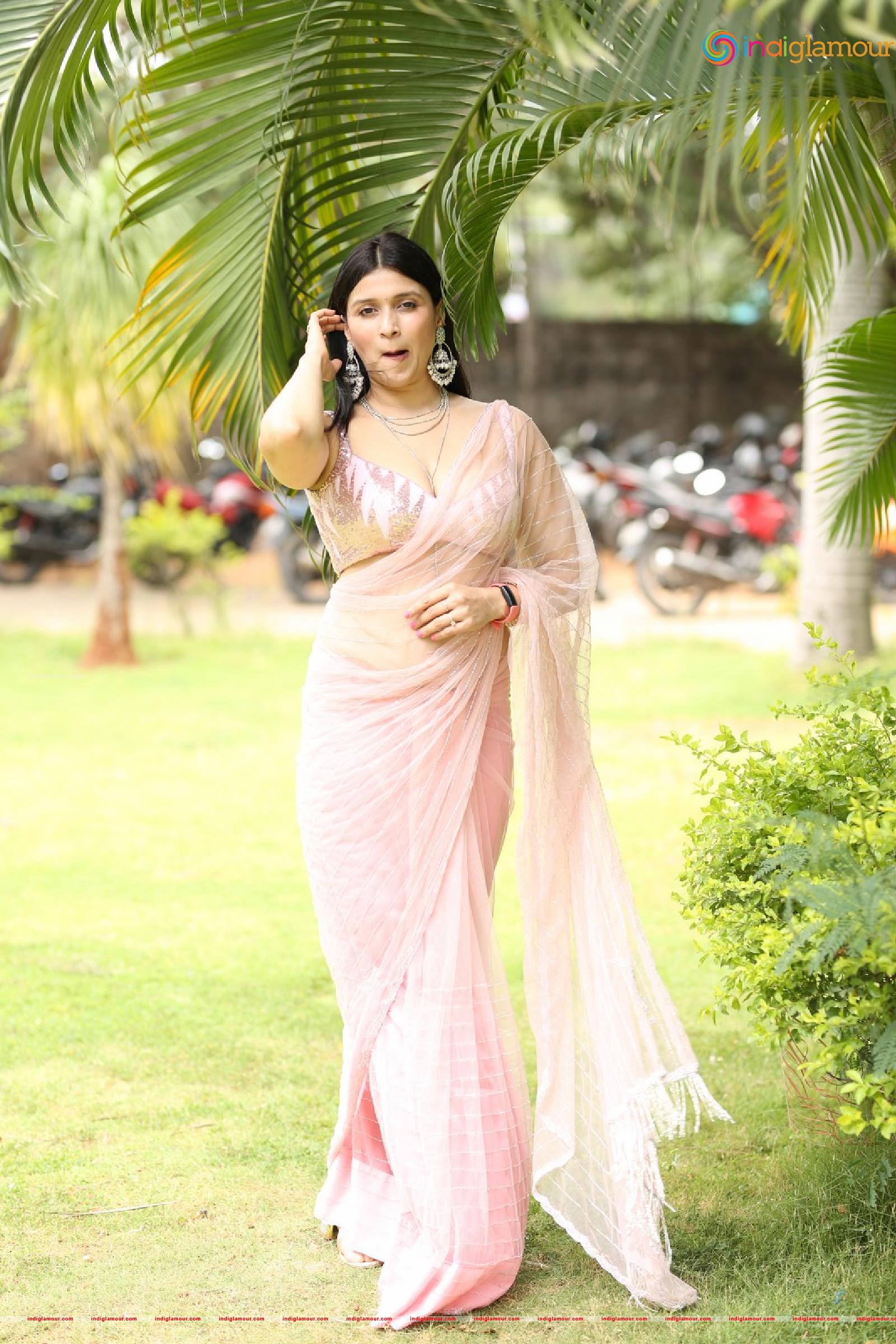 Mannara Chopra Actress hd photo