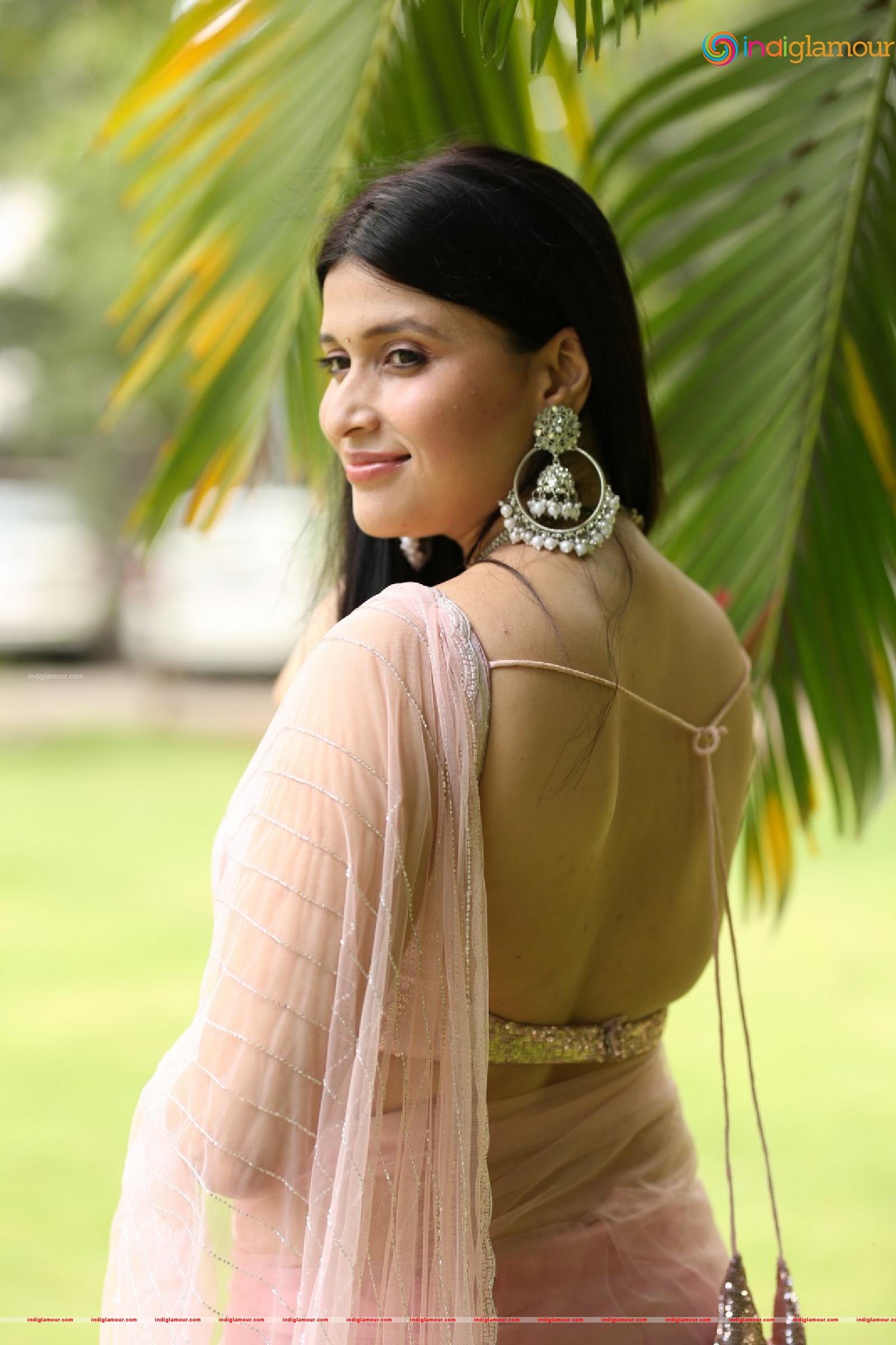 Mannara Chopra Actress hd photo