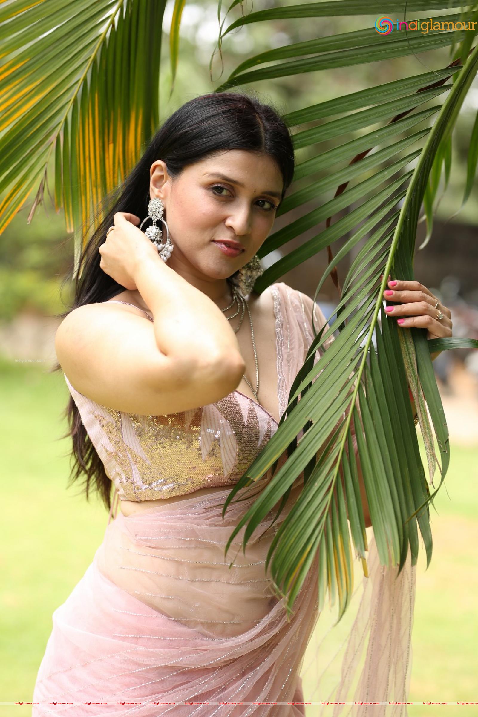 Mannara Chopra Actress hd photo