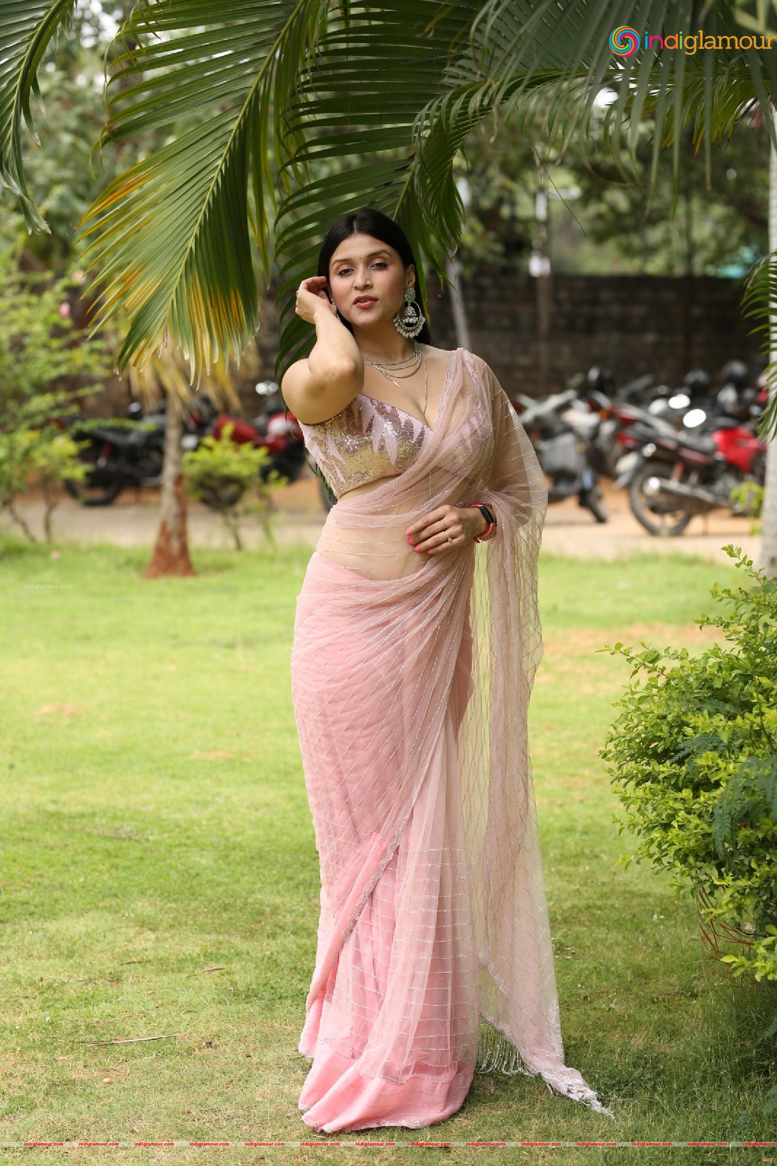 Mannara Chopra Actress hd photo