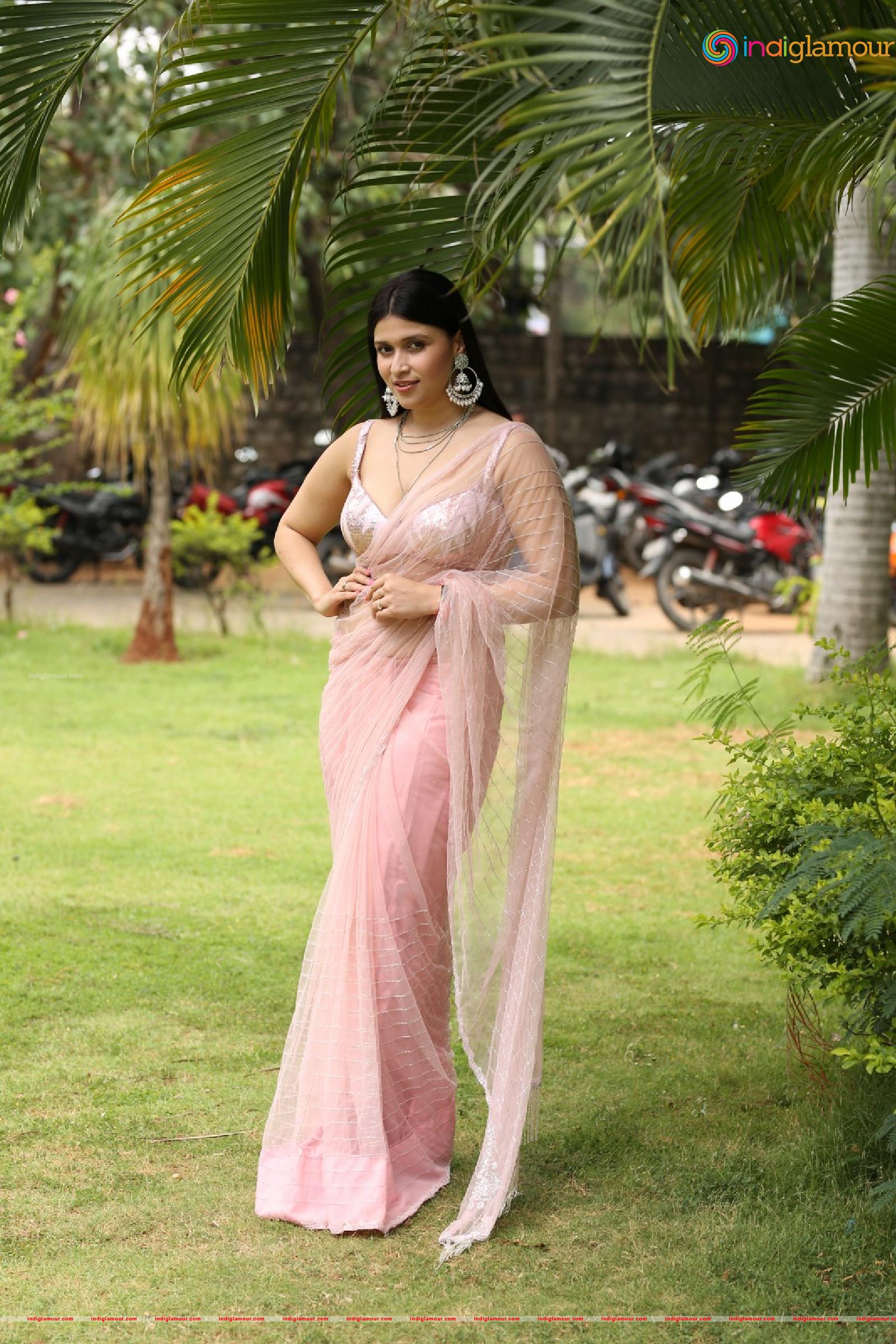 Mannara Chopra Actress hd photo
