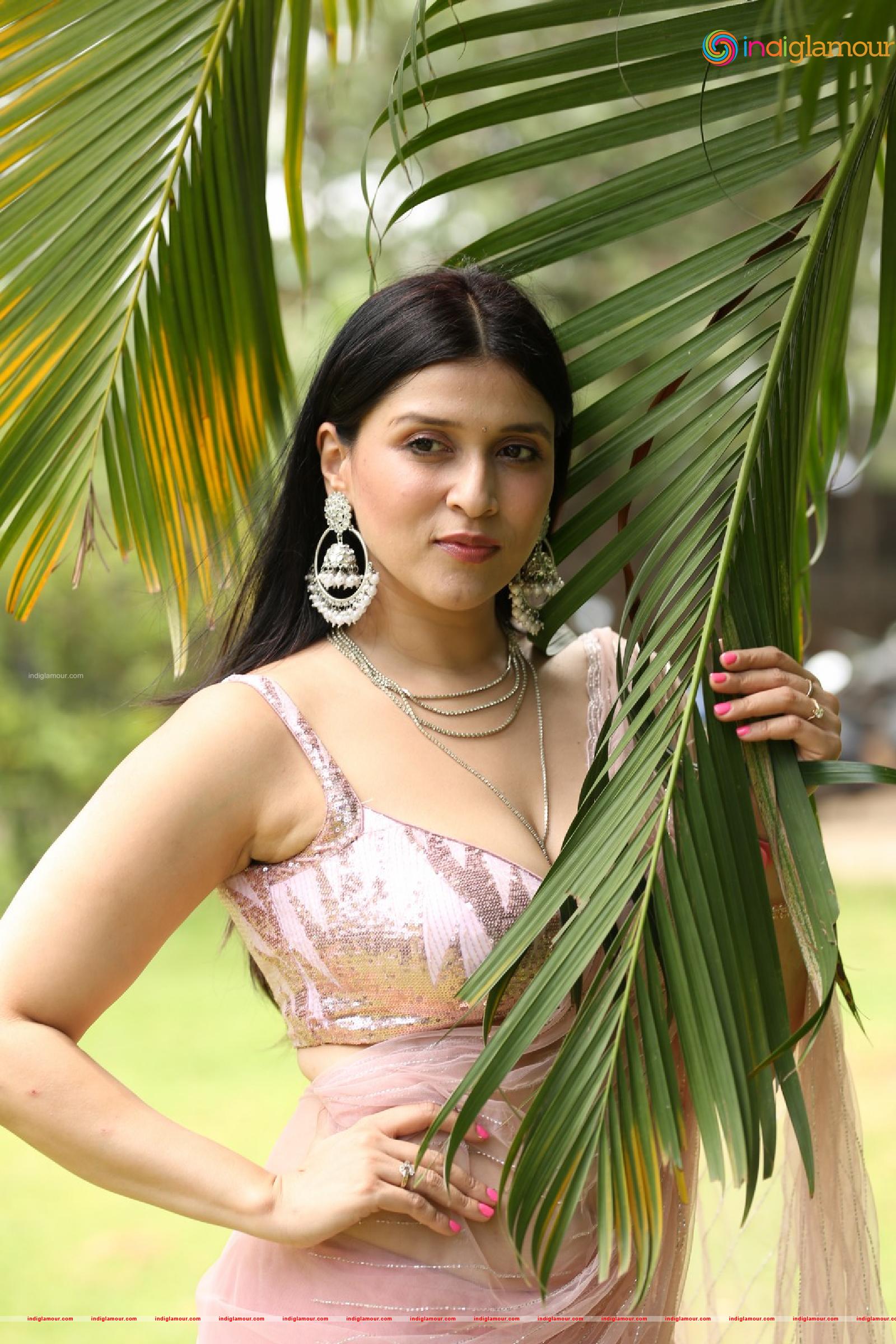 Mannara Chopra Actress hd photo