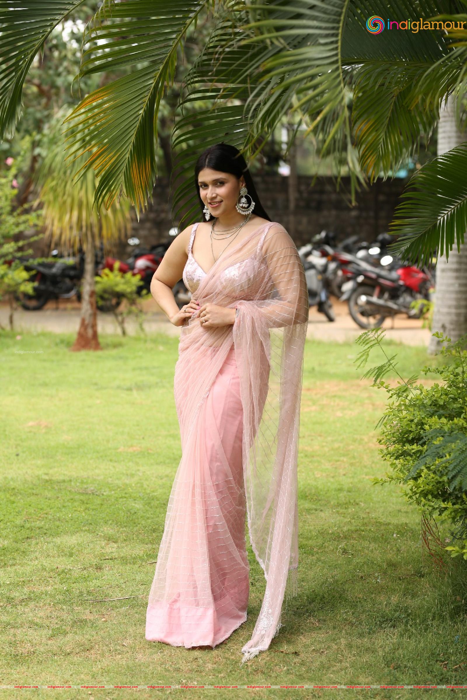 Mannara Chopra Actress hd photo