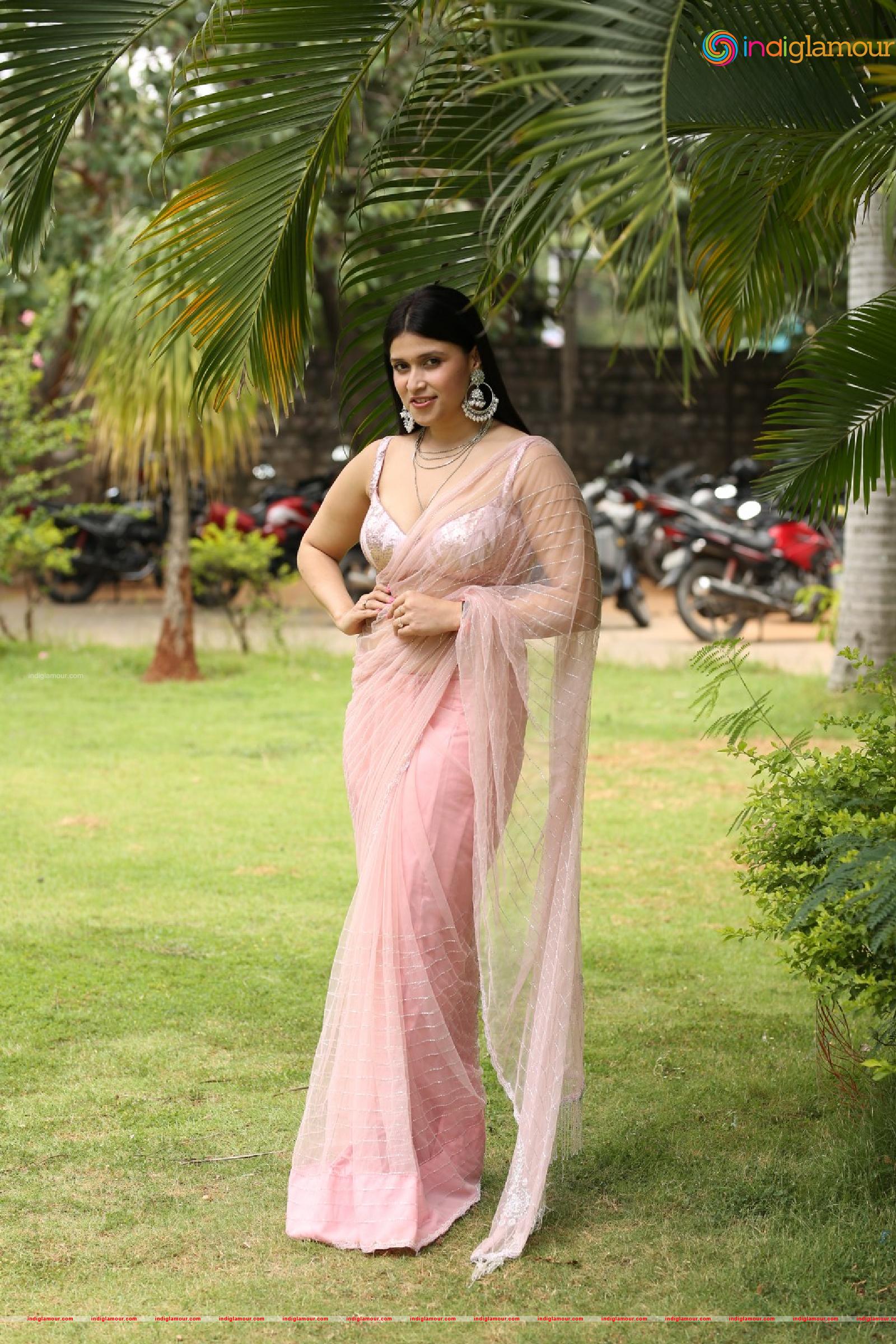 Mannara Chopra Actress hd photo