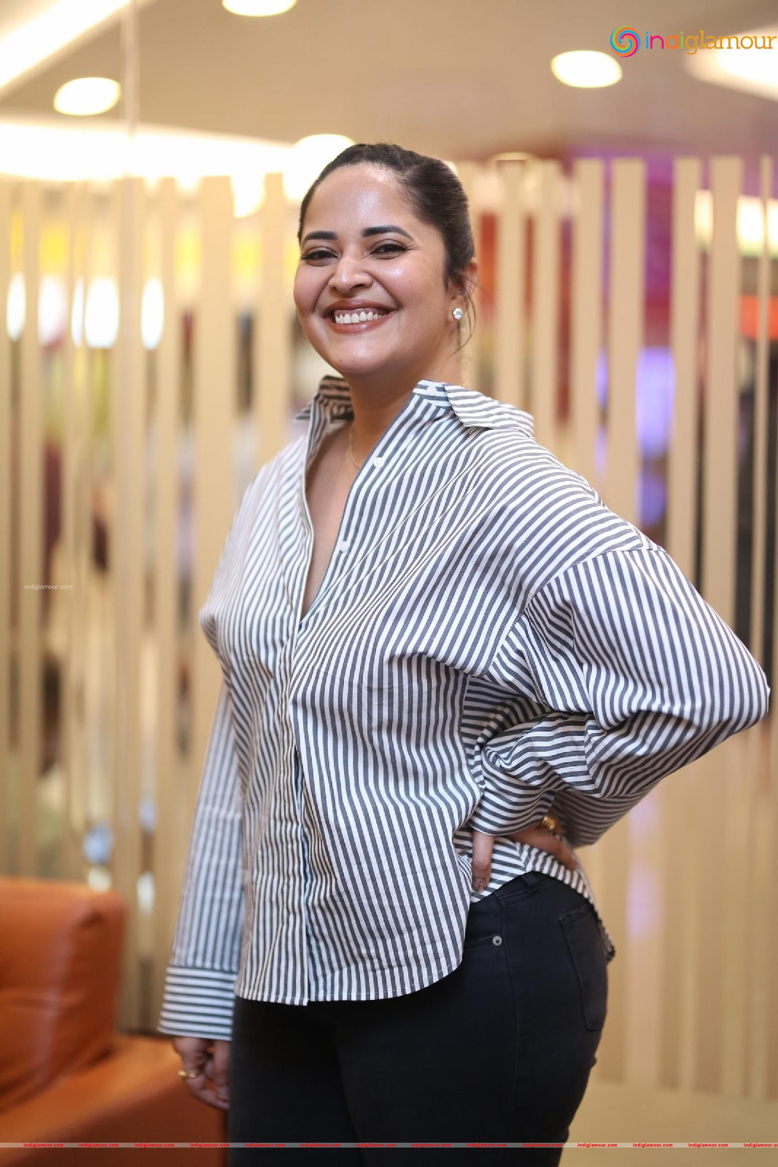 Anasuya Actress hd photo