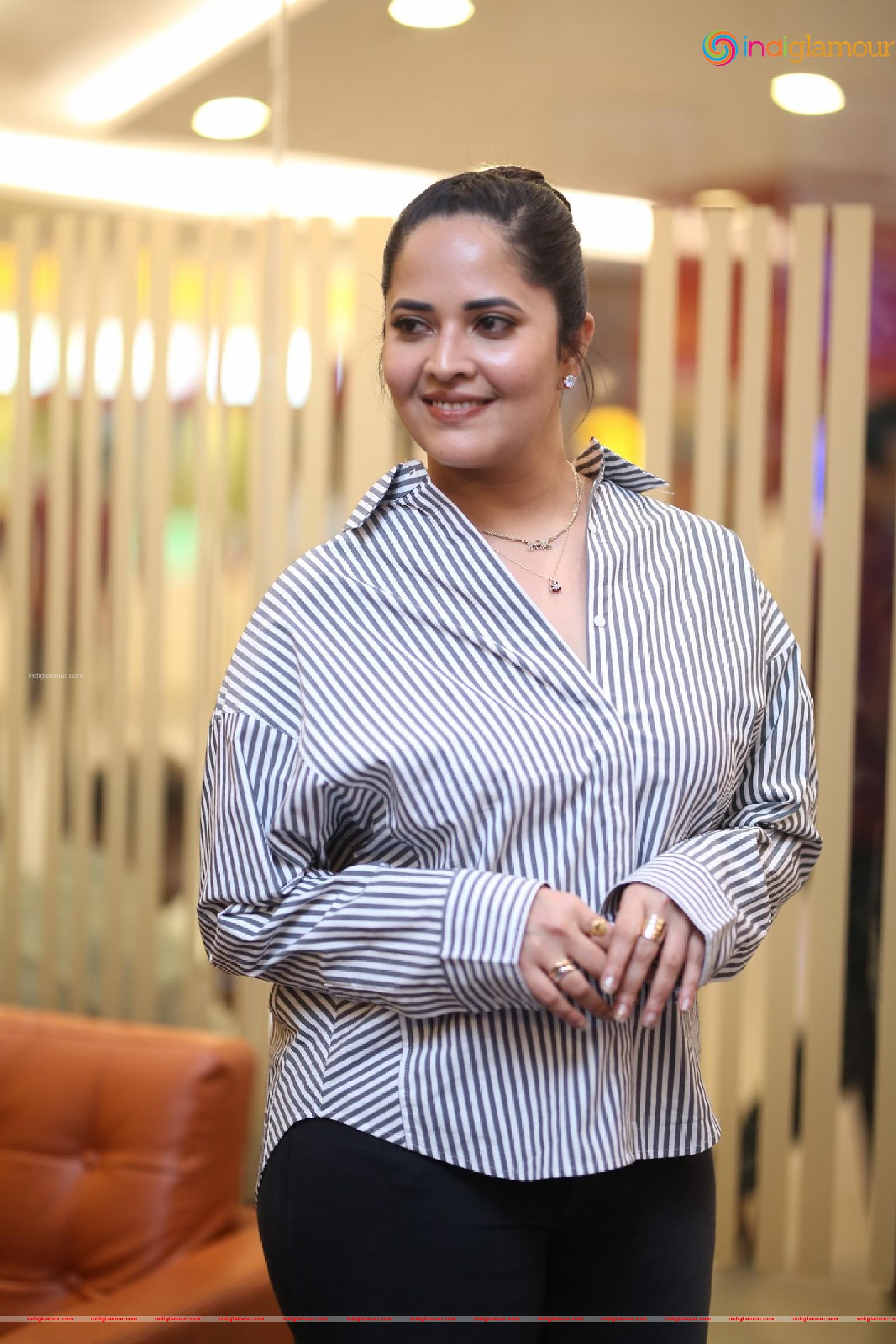Anasuya Actress hd photo