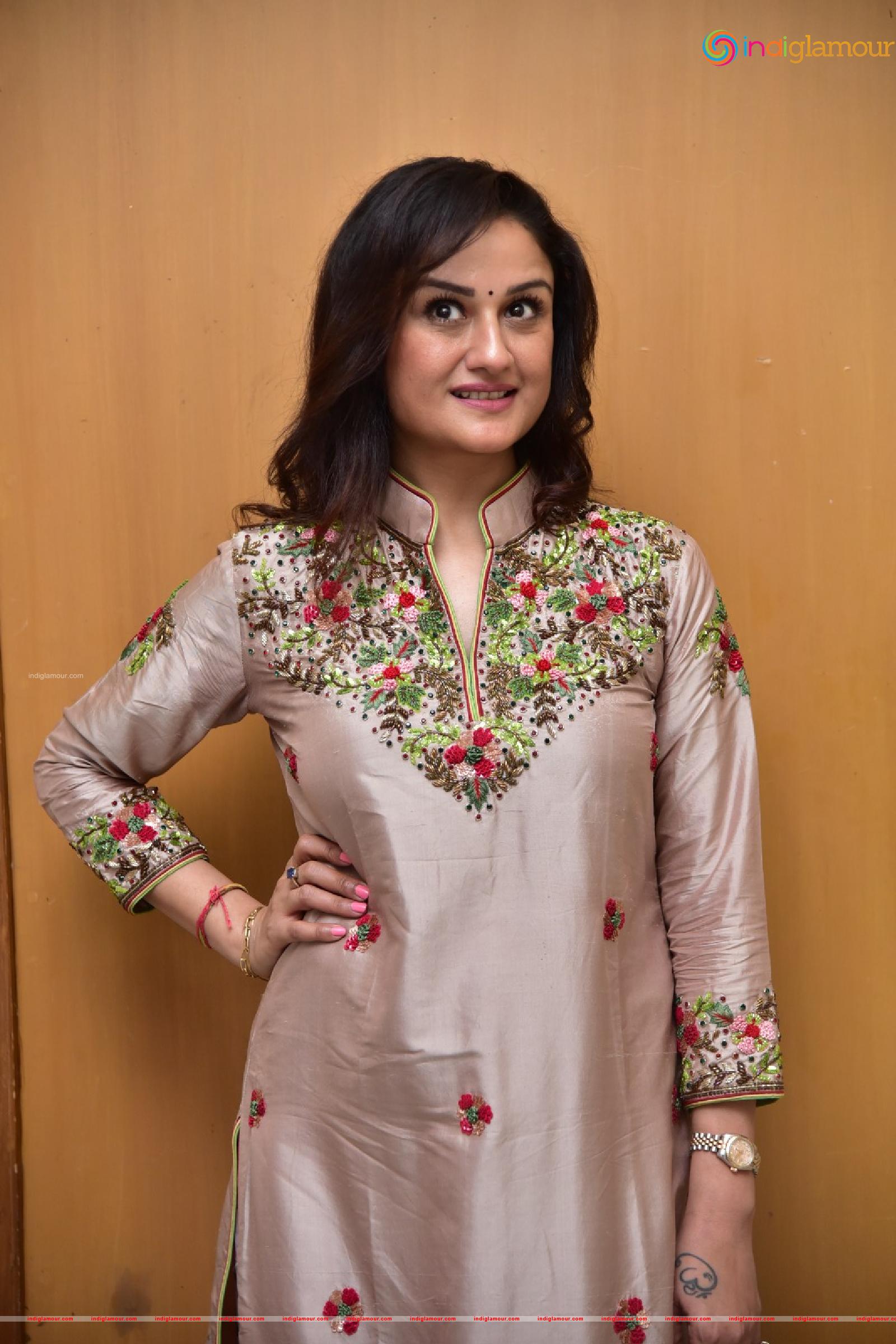 Sonia Agarwal Actress hd photo