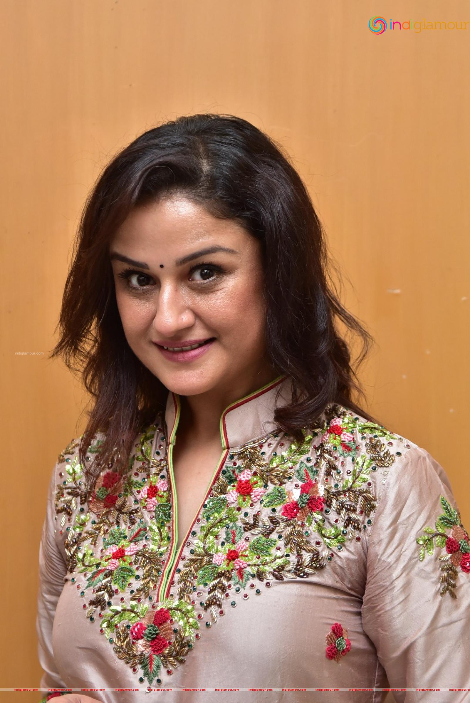 Sonia Agarwal Actress hd photo