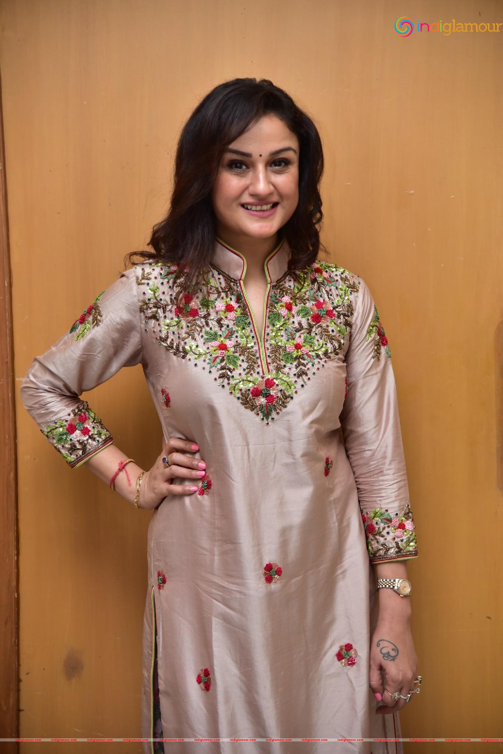 Sonia Agarwal Actress hd photo