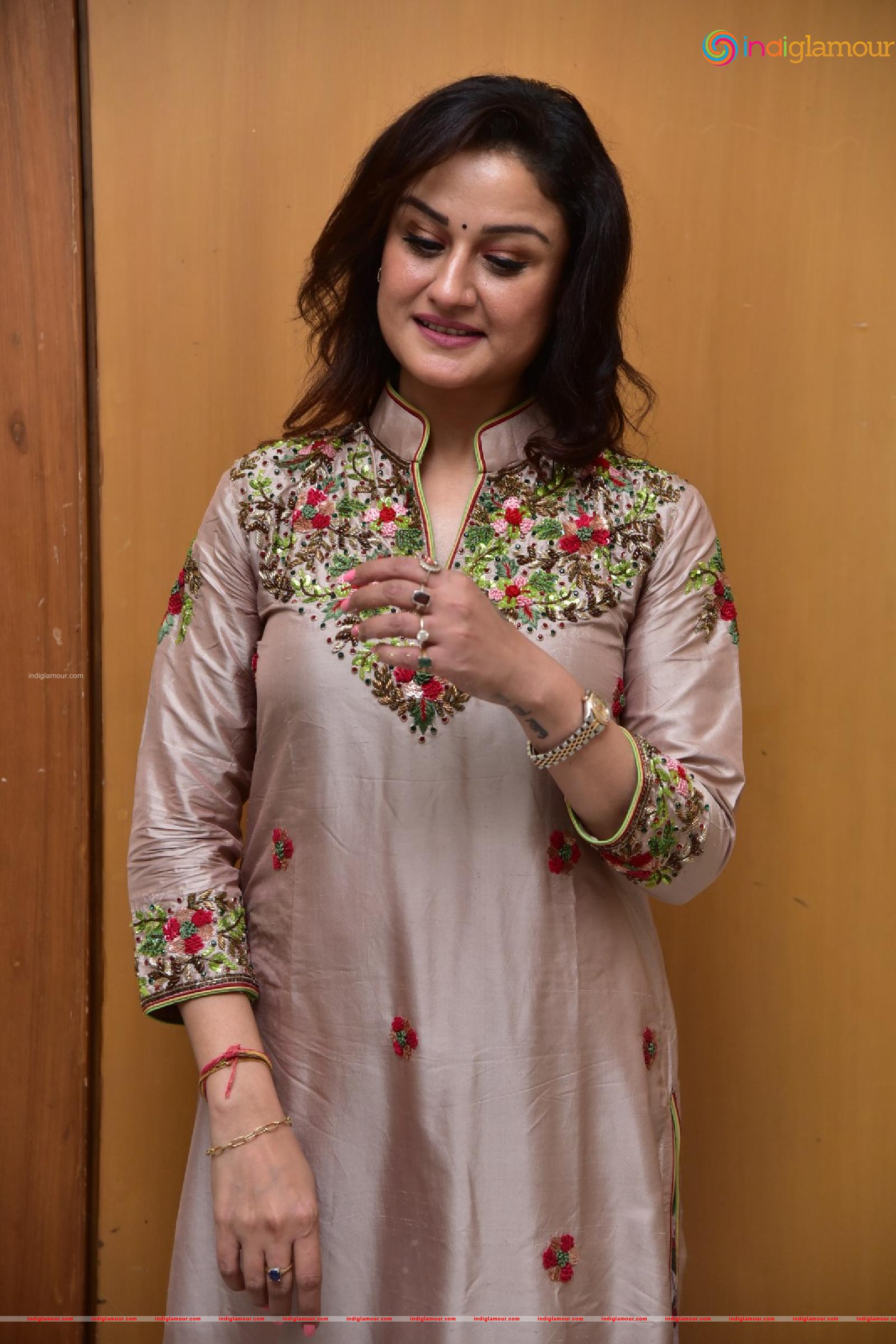 Sonia Agarwal Actress hd photo