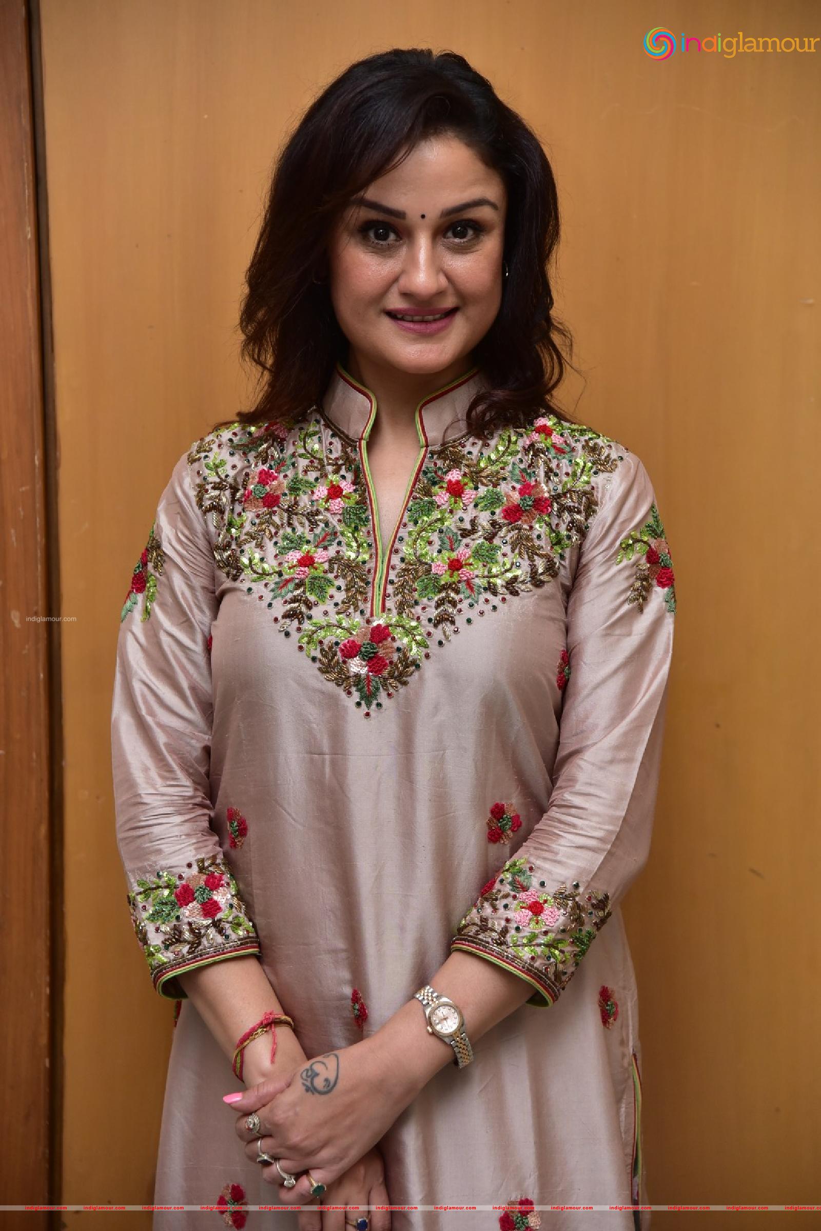 Sonia Agarwal Actress hd photo