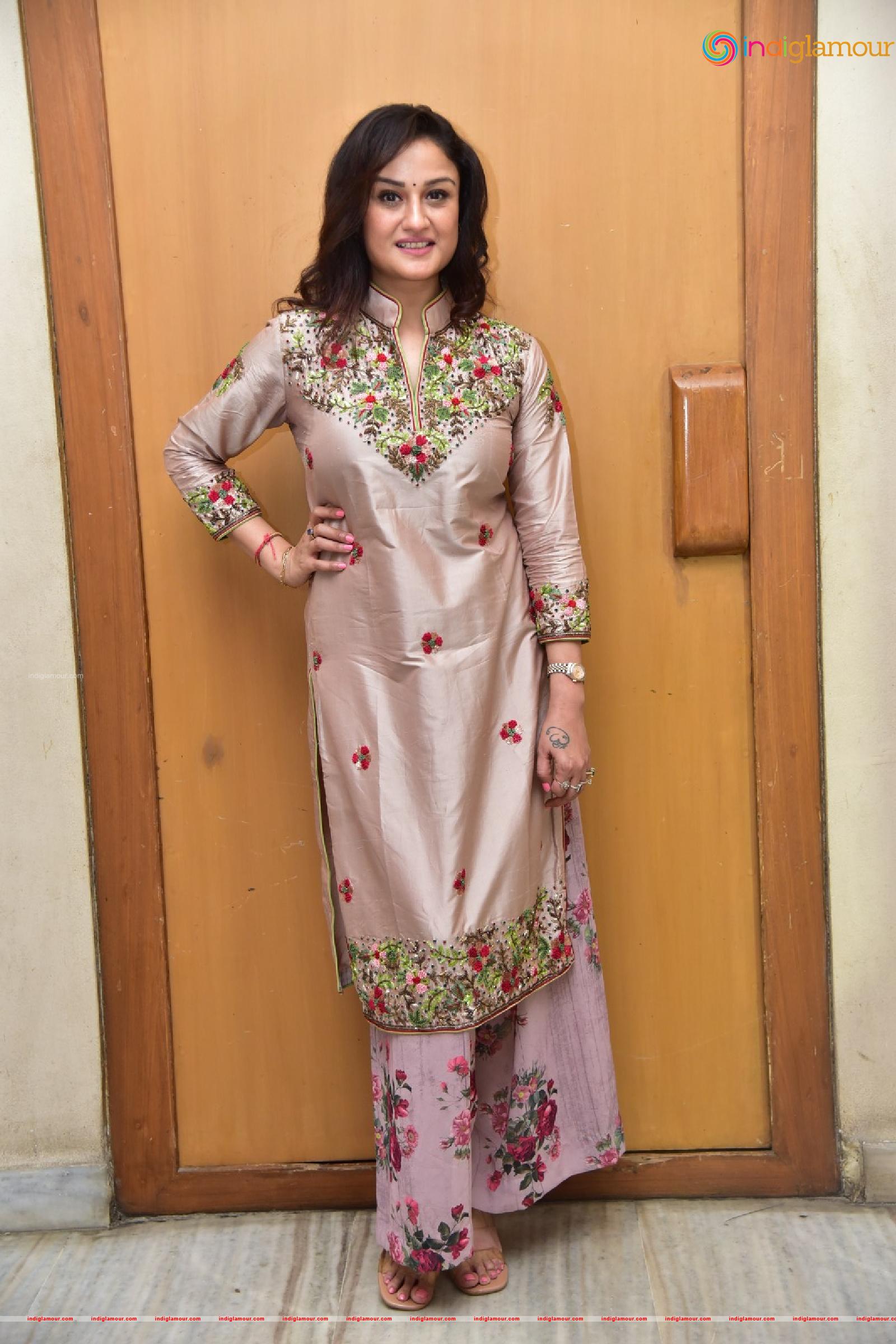 Sonia Agarwal Actress hd photo