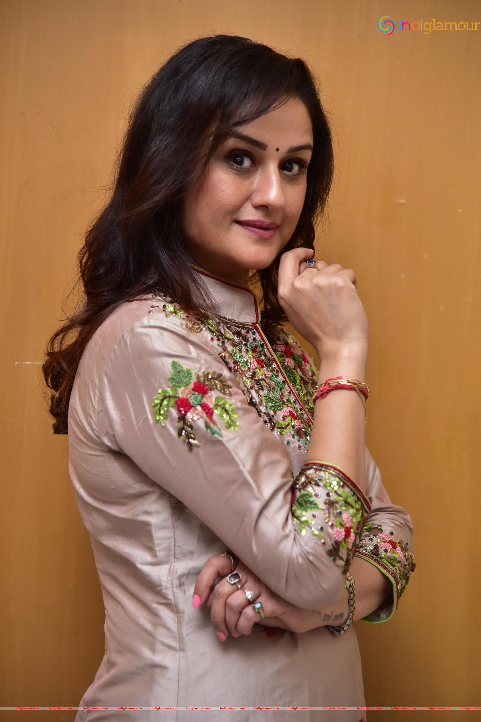 Sonia Agarwal Actress hd photo