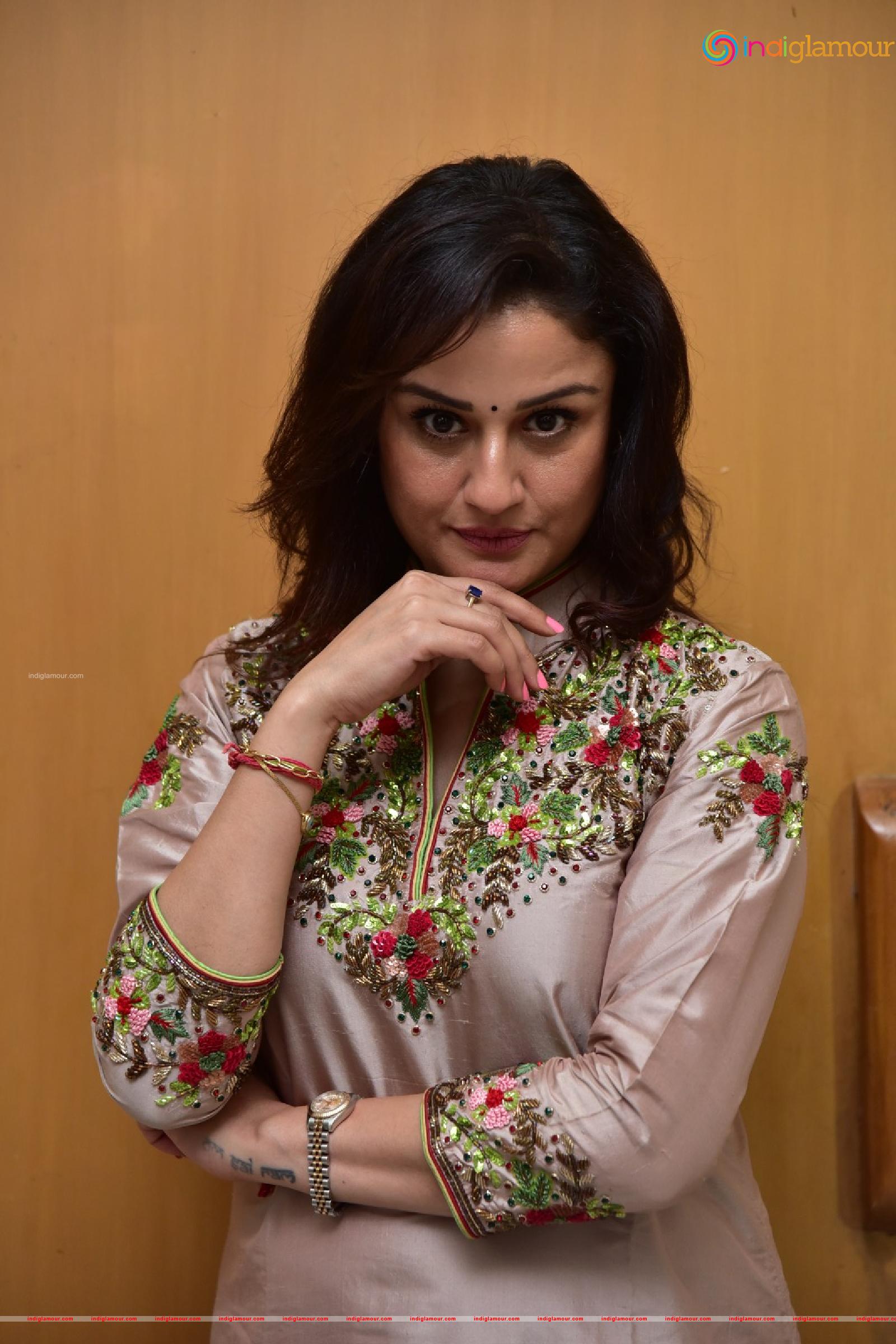Sonia Agarwal Actress hd photo