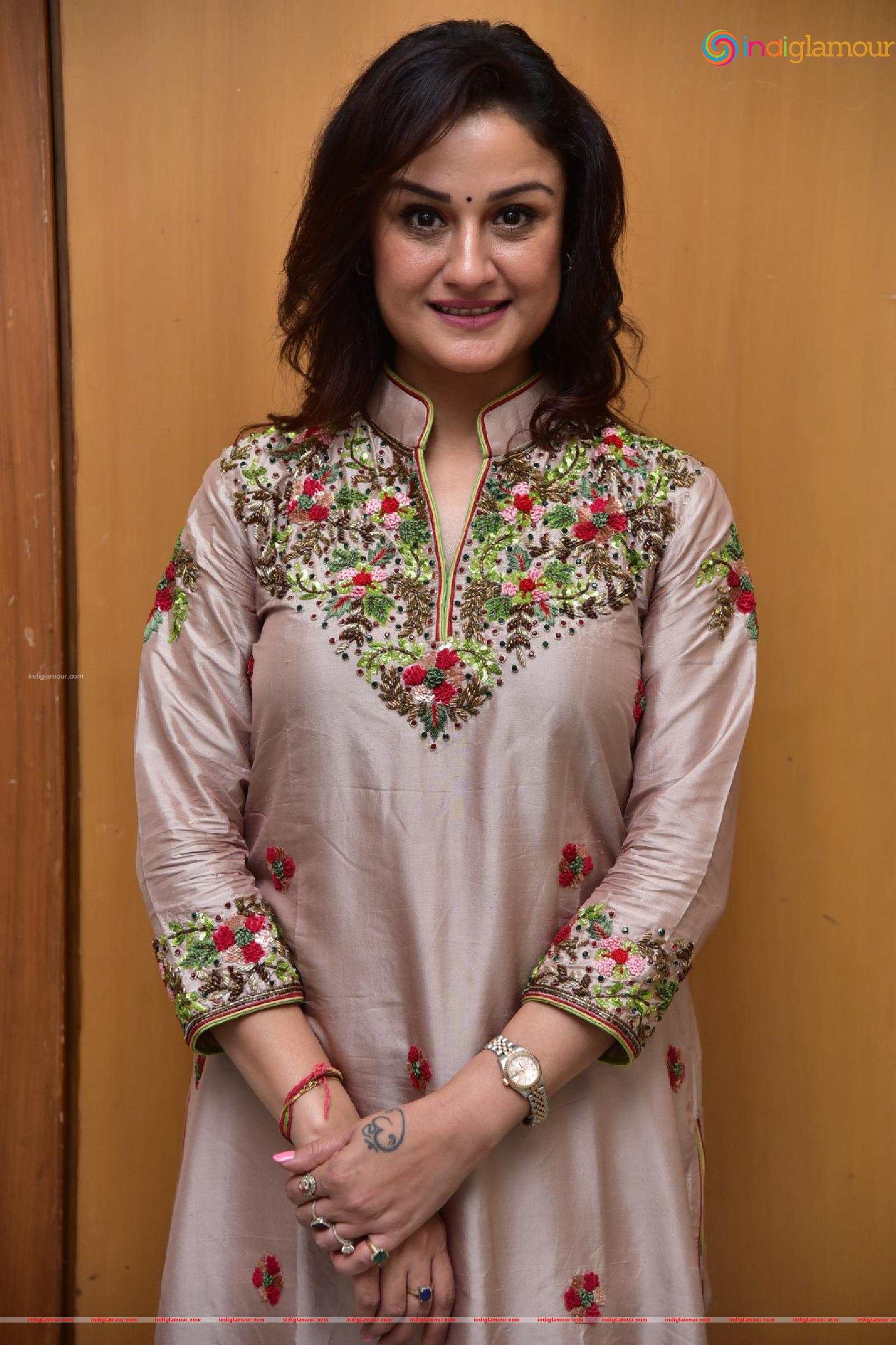 Sonia Agarwal Actress hd photo