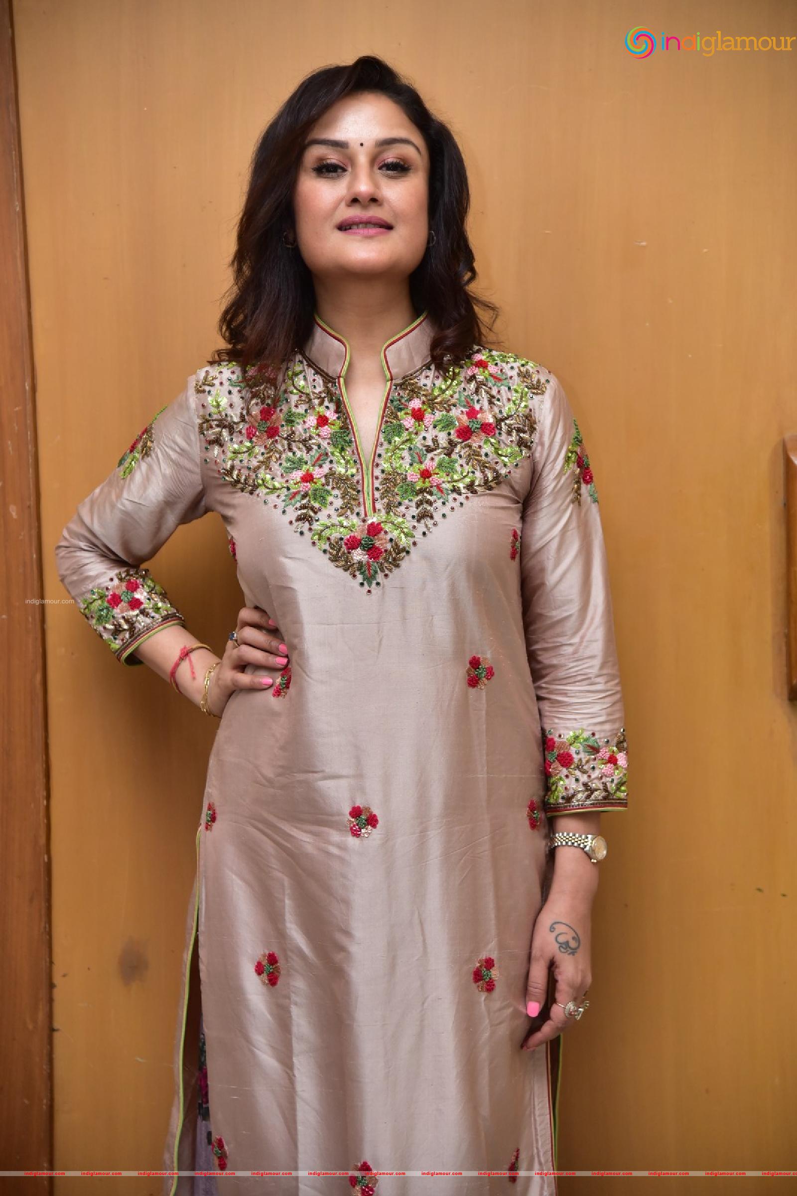 Sonia Agarwal Actress hd photo