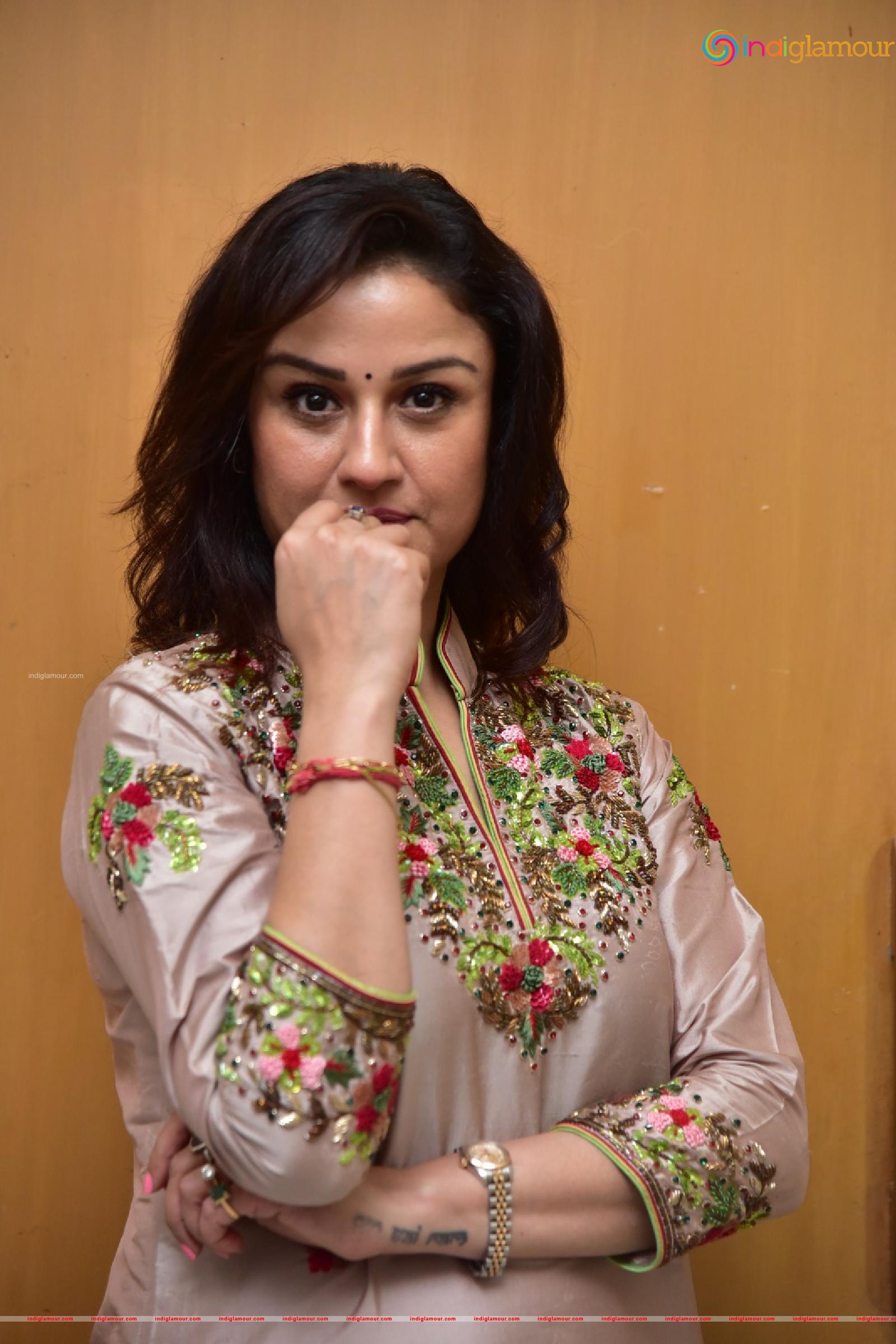 Sonia Agarwal Actress hd photo