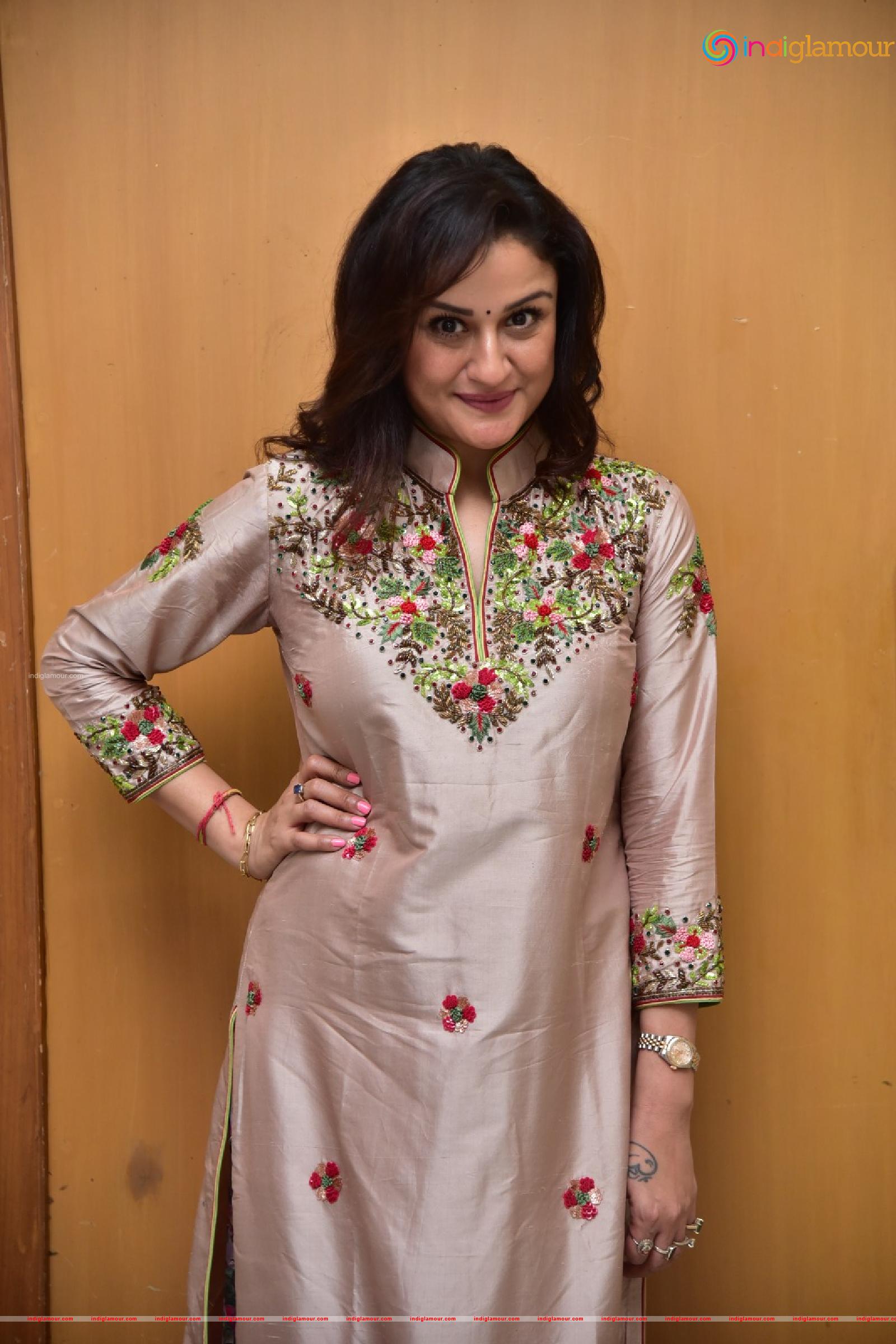 Sonia Agarwal Actress hd photo