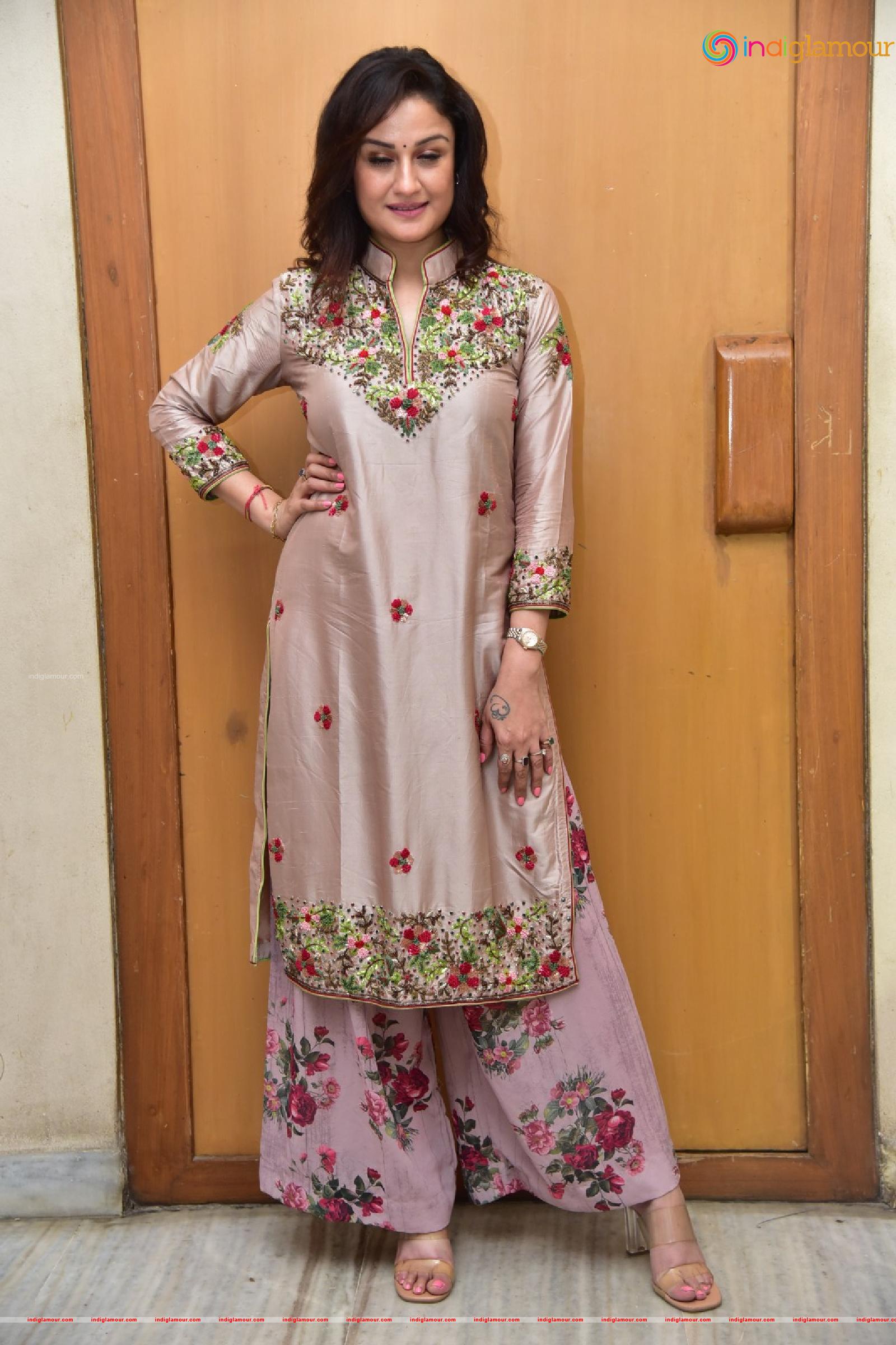 Sonia Agarwal Actress hd photo