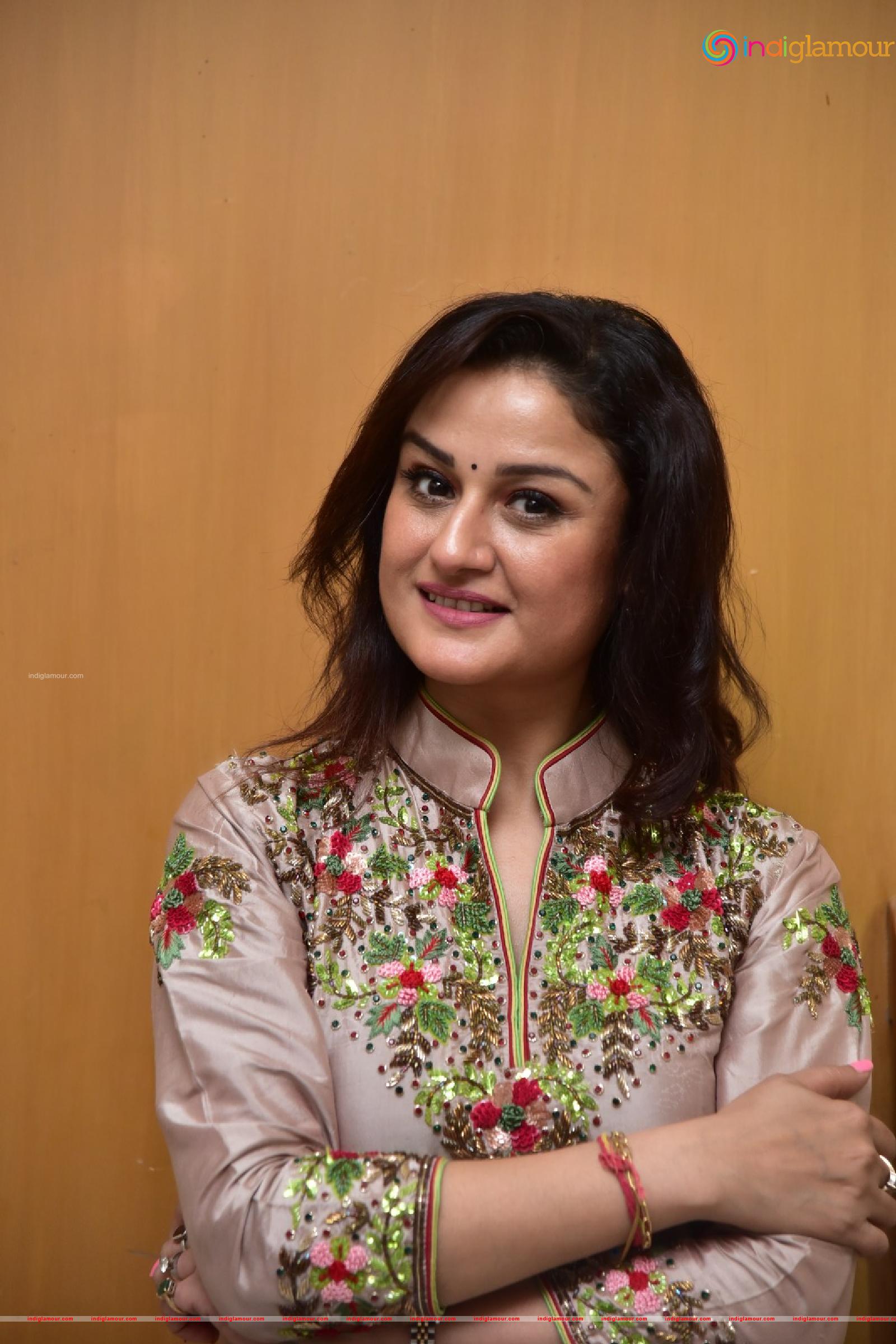 Sonia Agarwal Actress hd photo