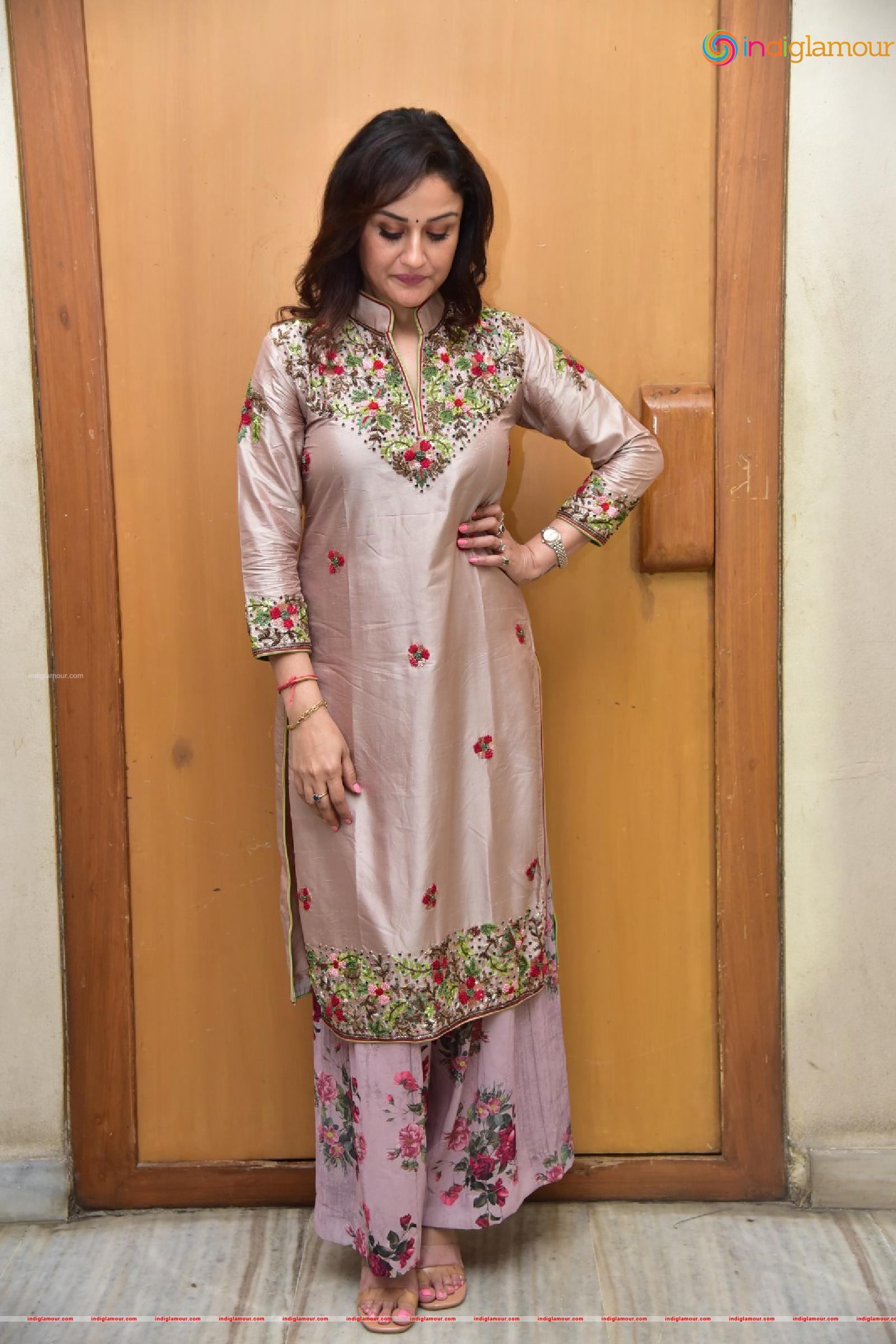 Sonia Agarwal Actress hd photo