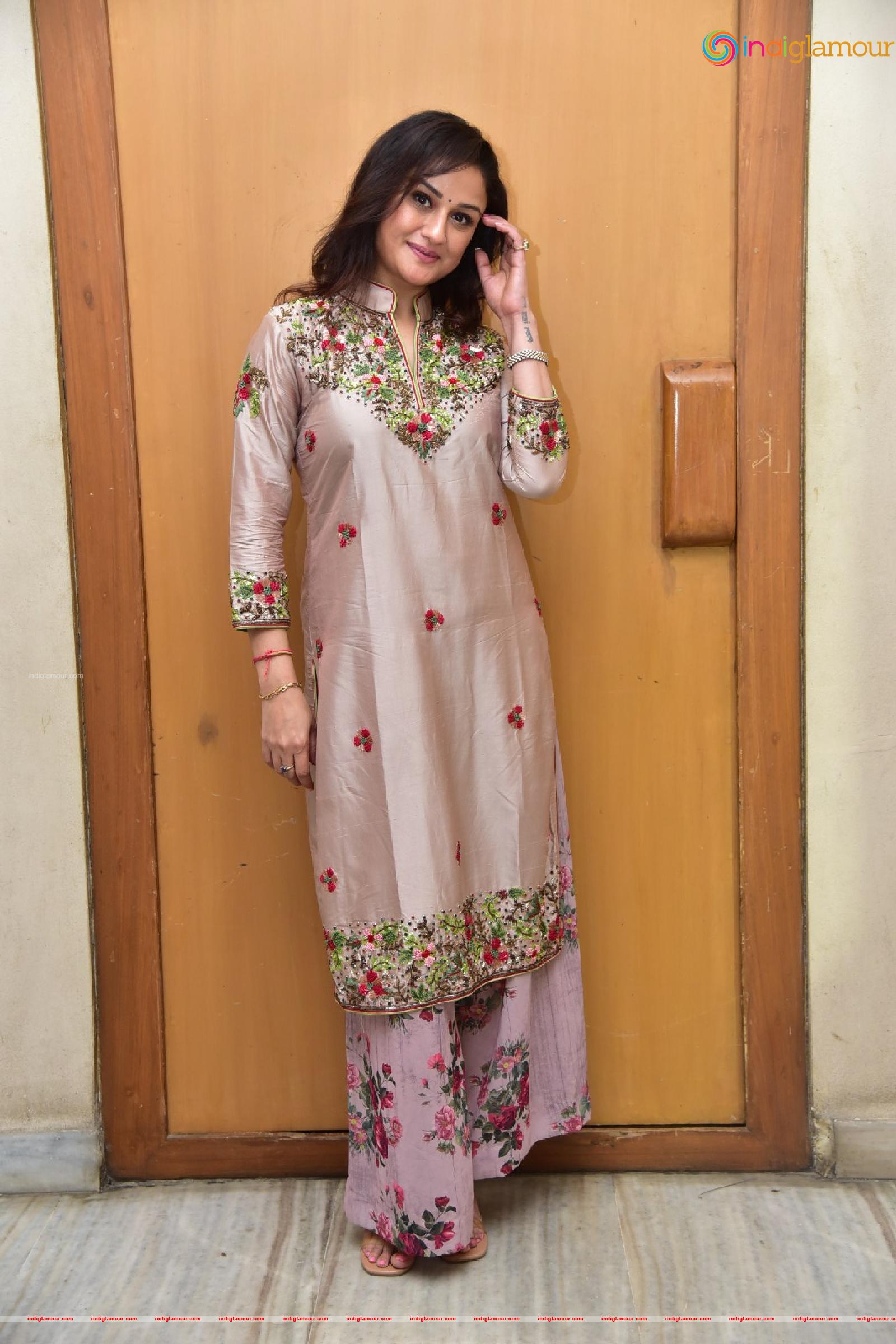 Sonia Agarwal Actress hd photo