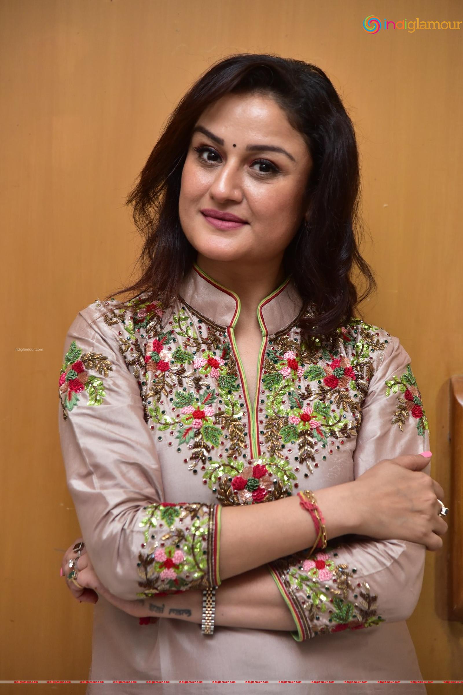 Sonia Agarwal Actress hd photo