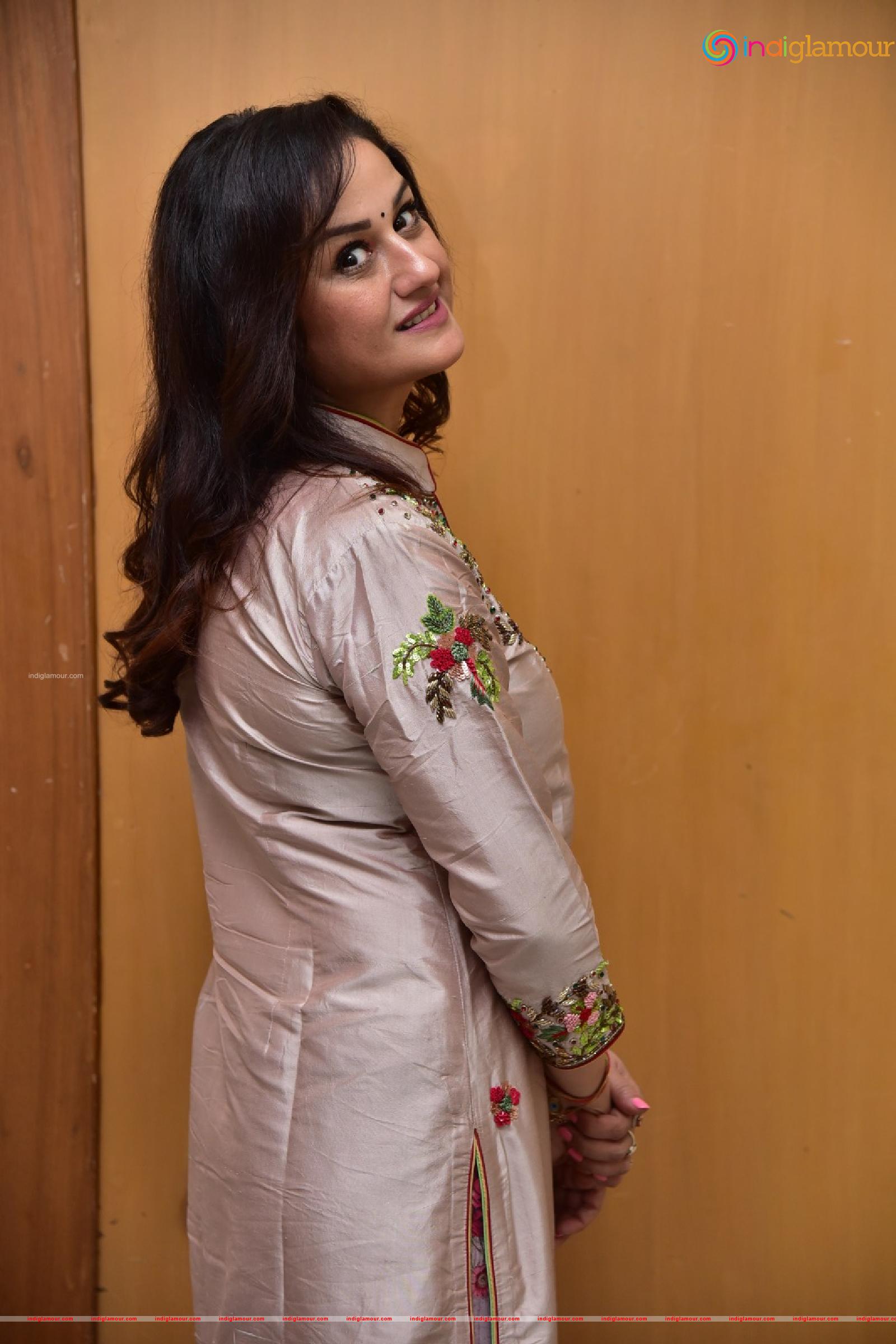 Sonia Agarwal Actress hd photo