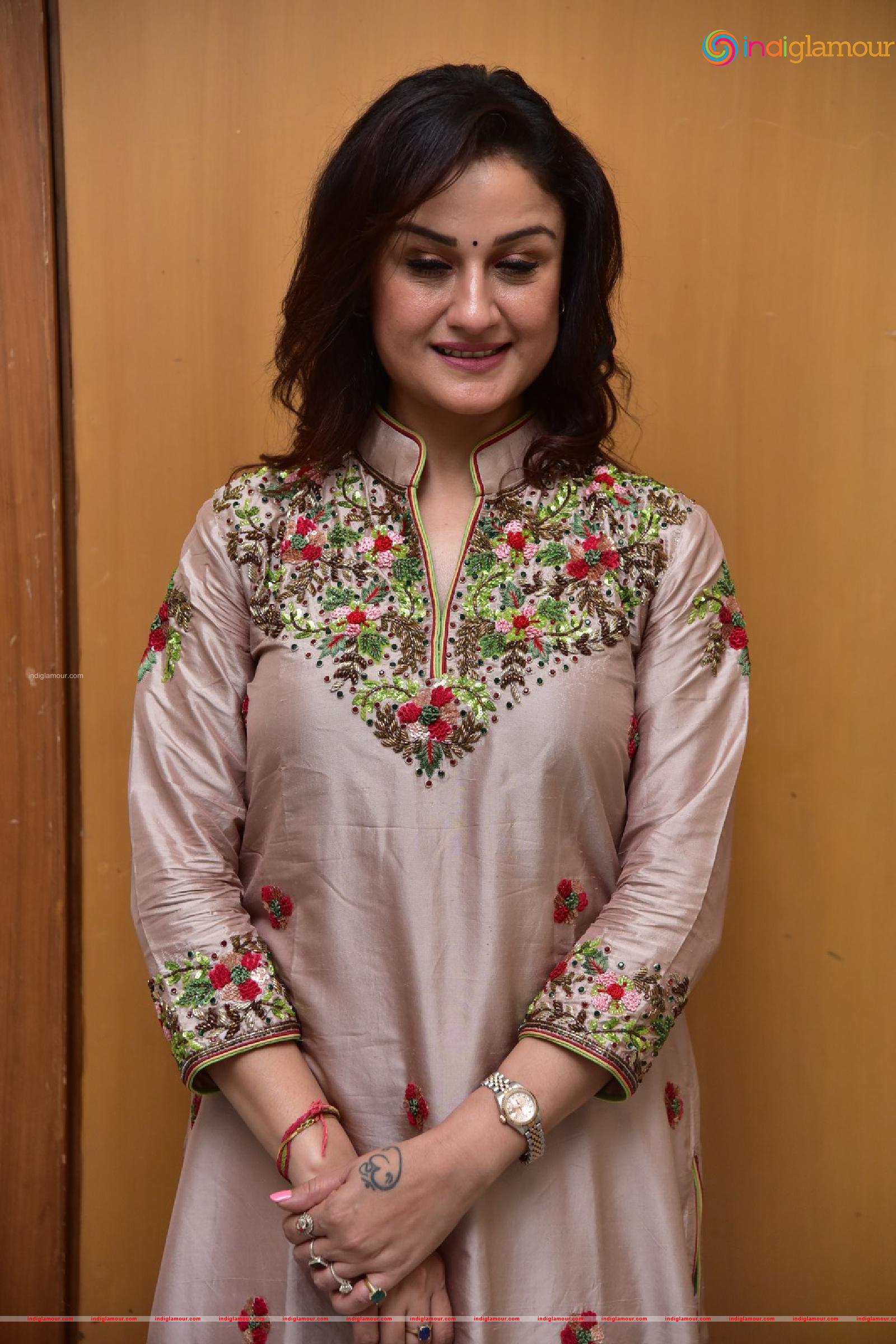 Sonia Agarwal Actress hd photo