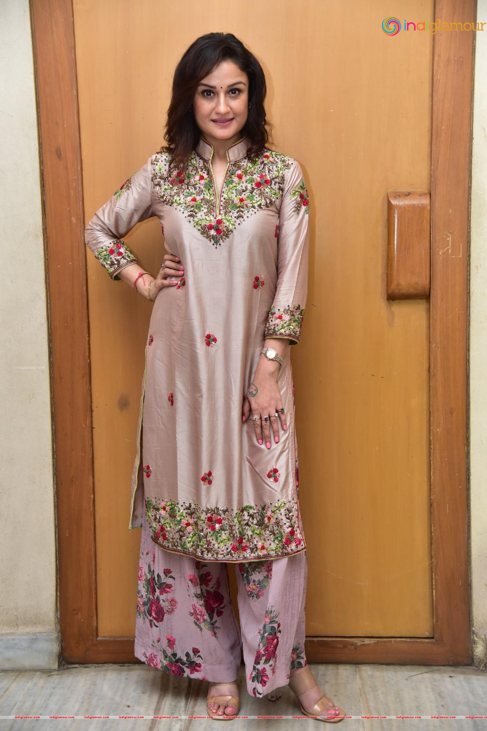 Sonia Agarwal Actress hd photo