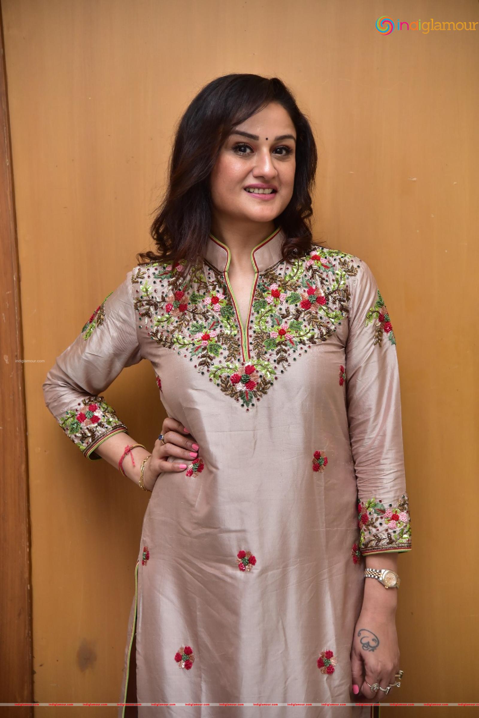 Sonia Agarwal Actress hd photo