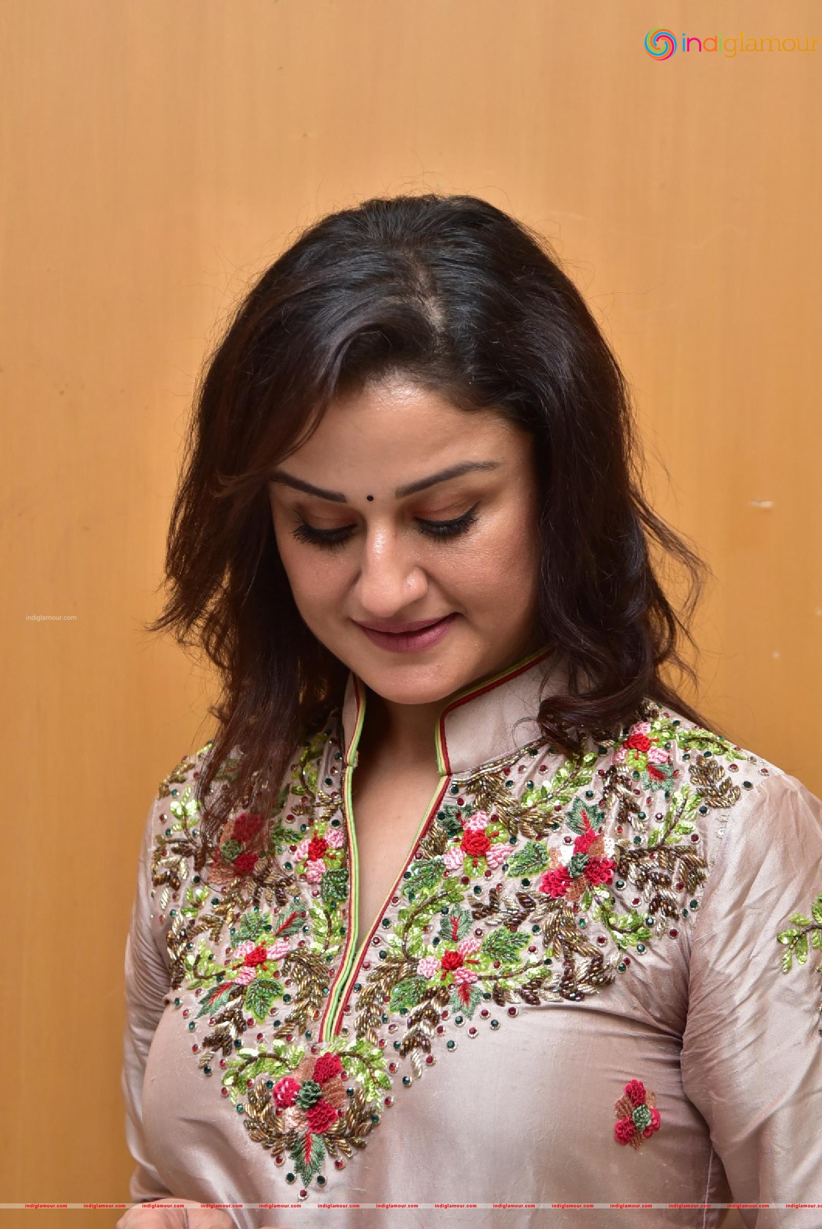 Sonia Agarwal Actress hd photo