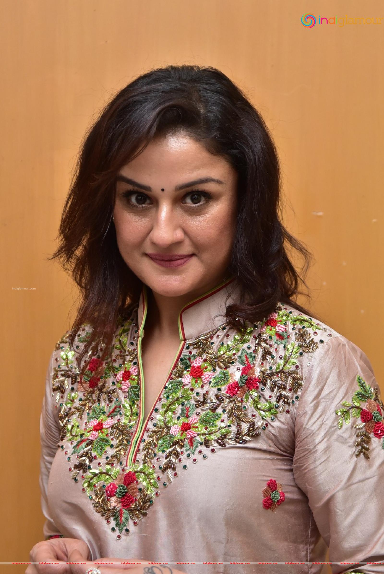 Sonia Agarwal Actress hd photo