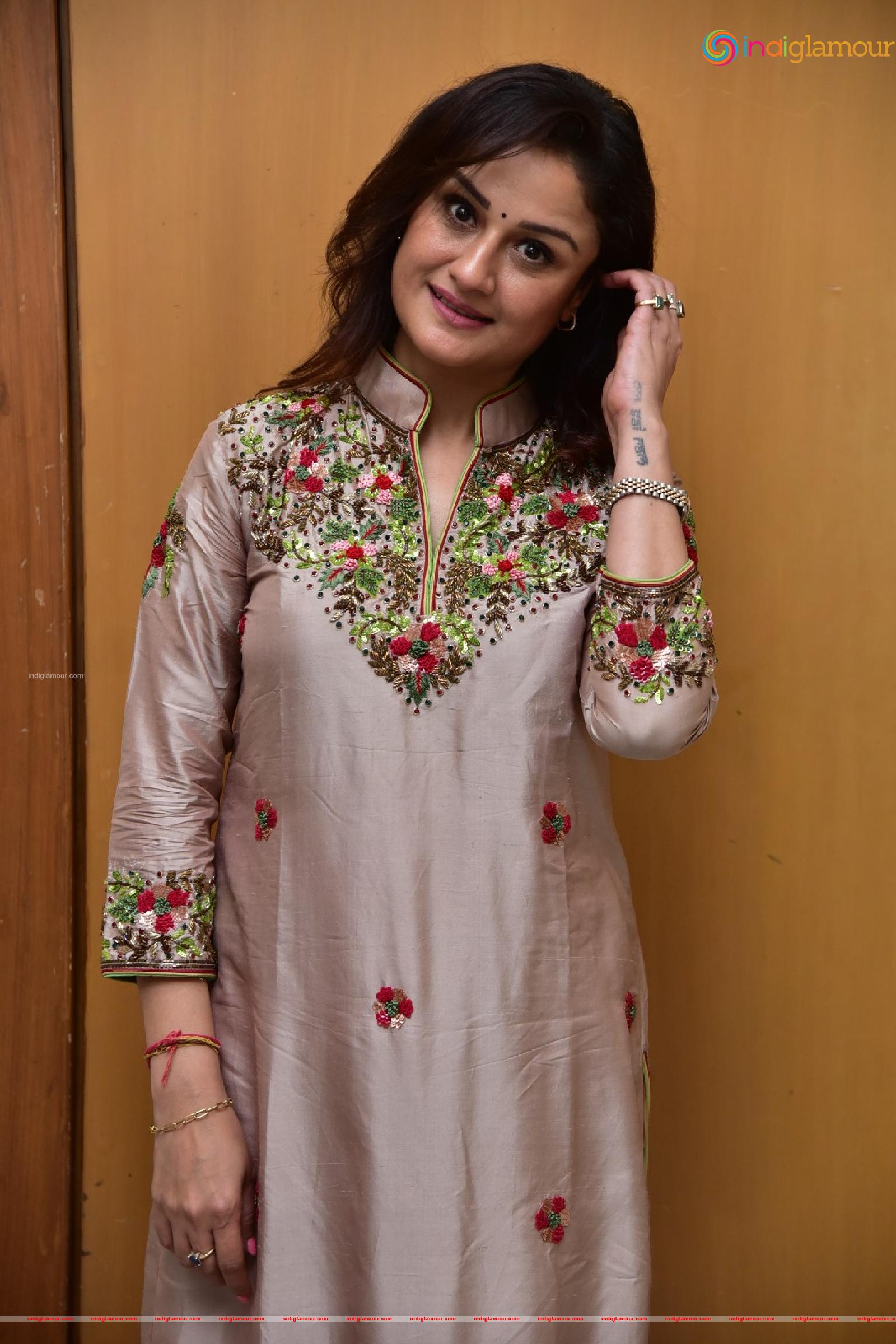 Sonia Agarwal Actress hd photo