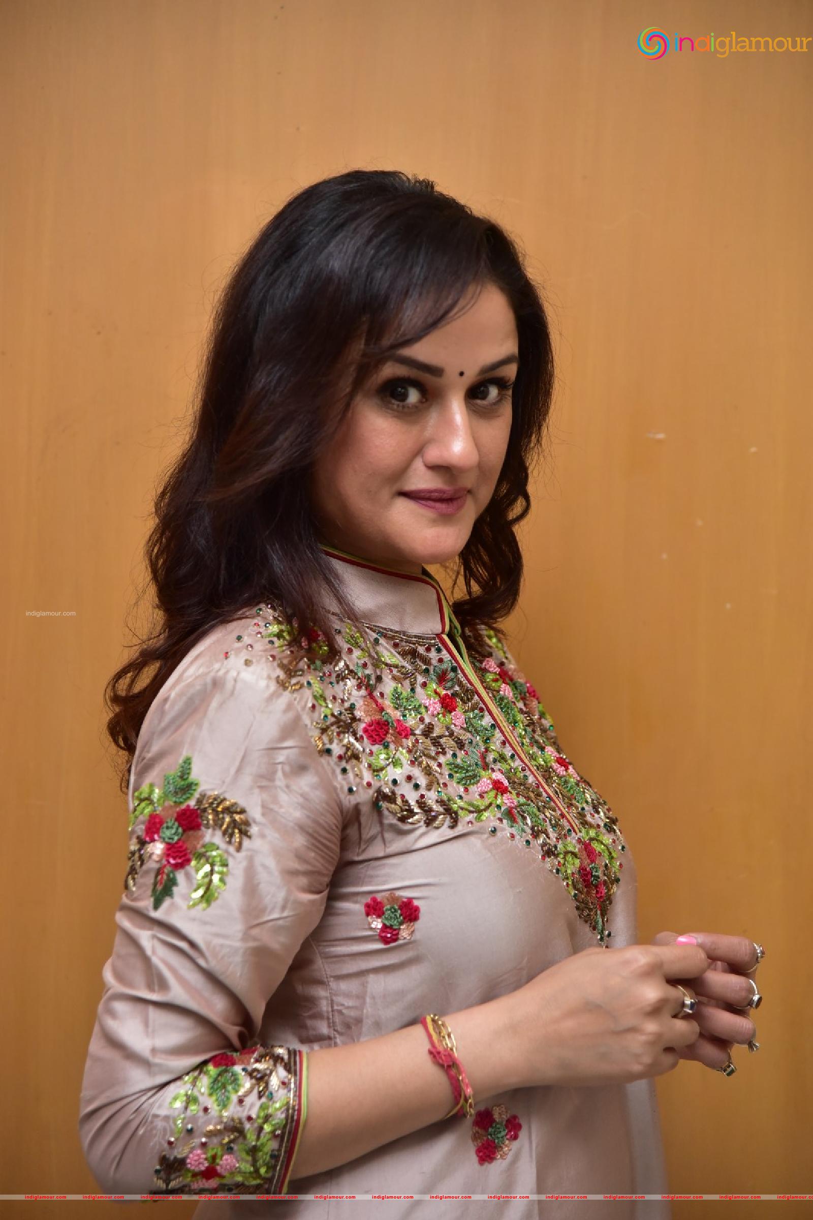 Sonia Agarwal Actress hd photo