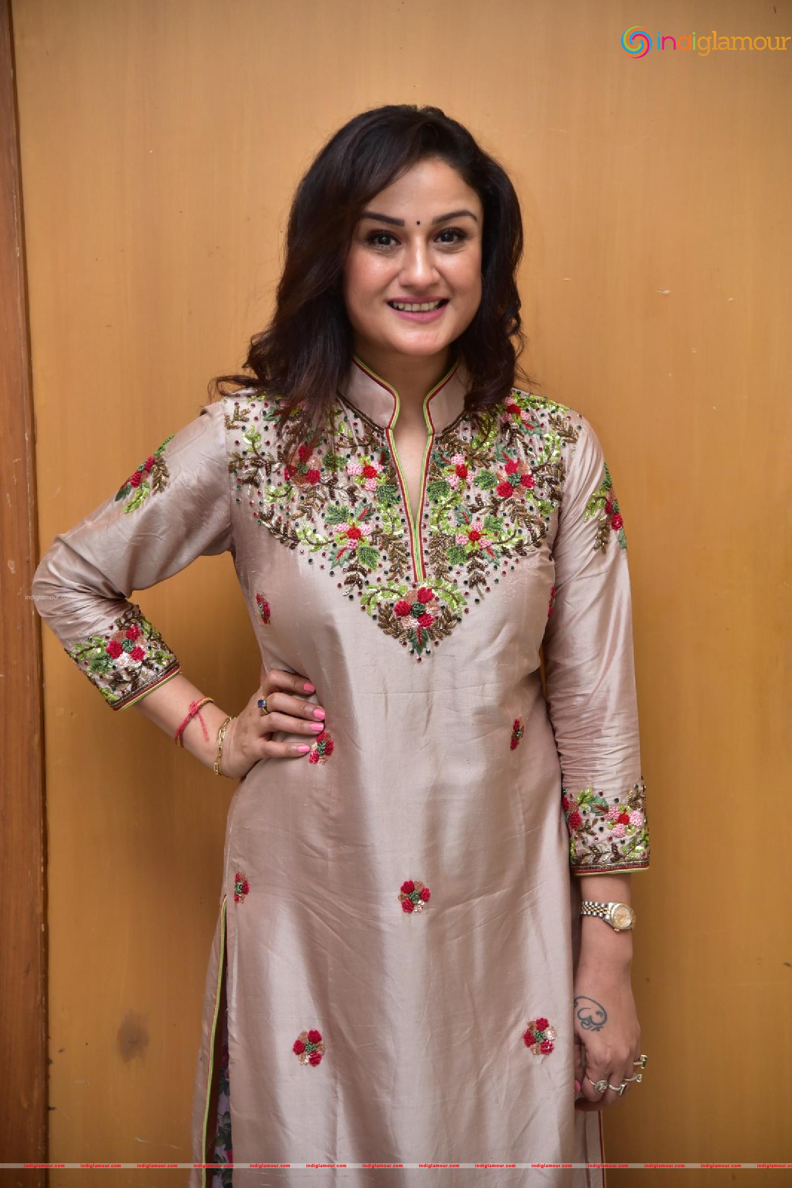 Sonia Agarwal Actress hd photo