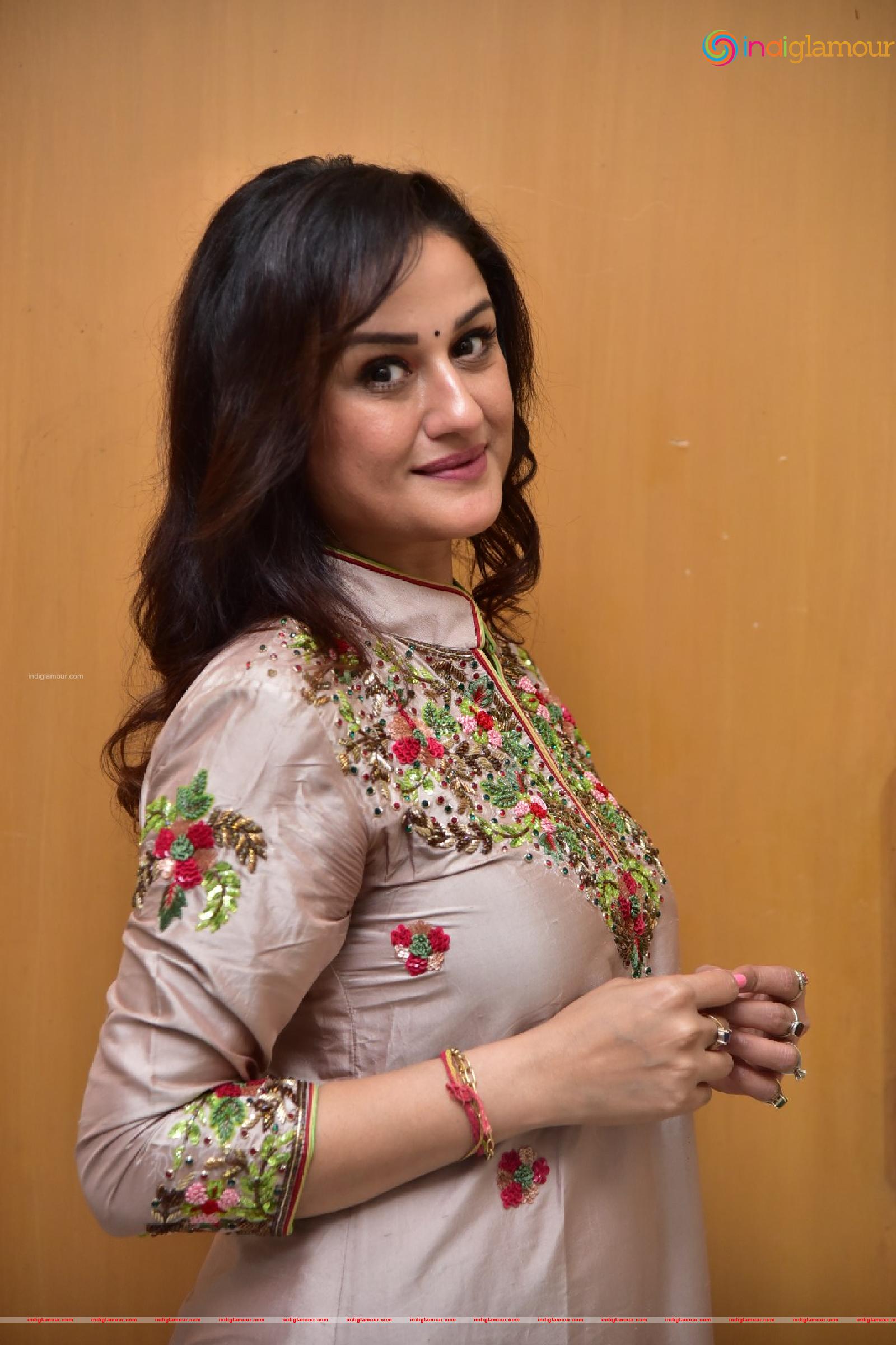 Sonia Agarwal Actress hd photo