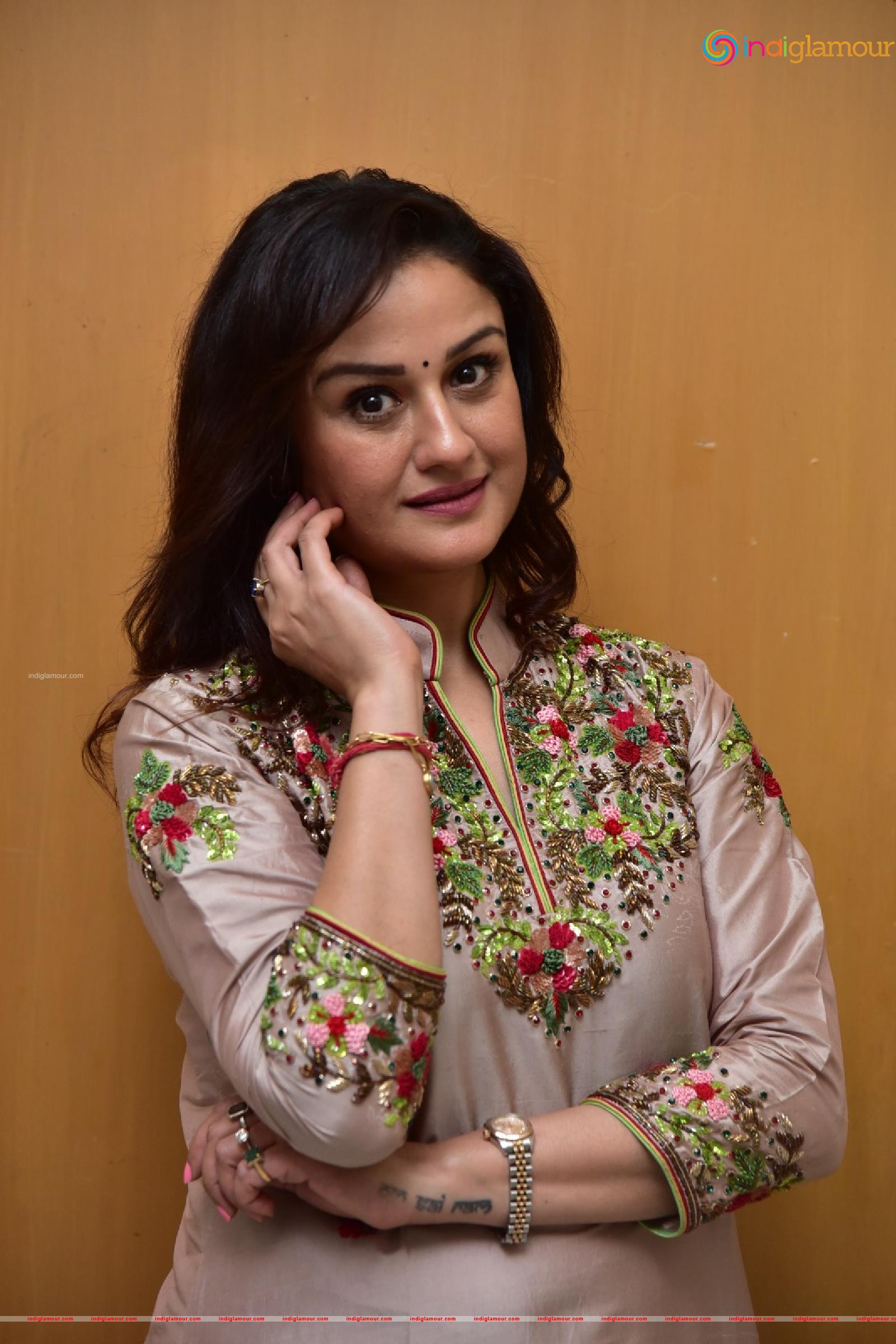 Sonia Agarwal Actress hd photo