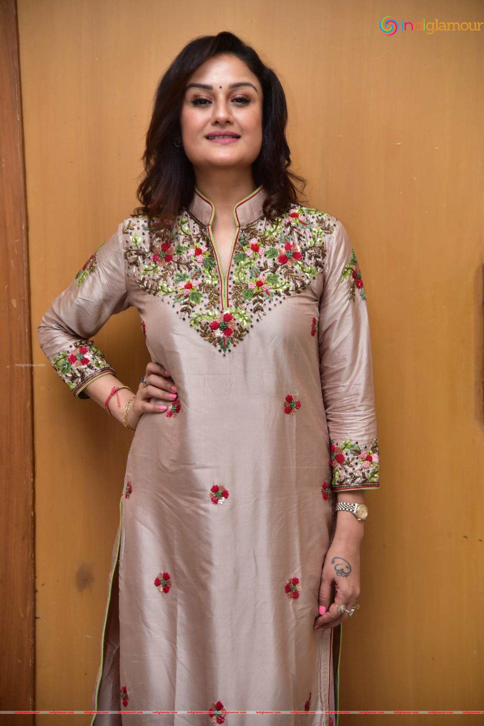 Sonia Agarwal Actress hd photo