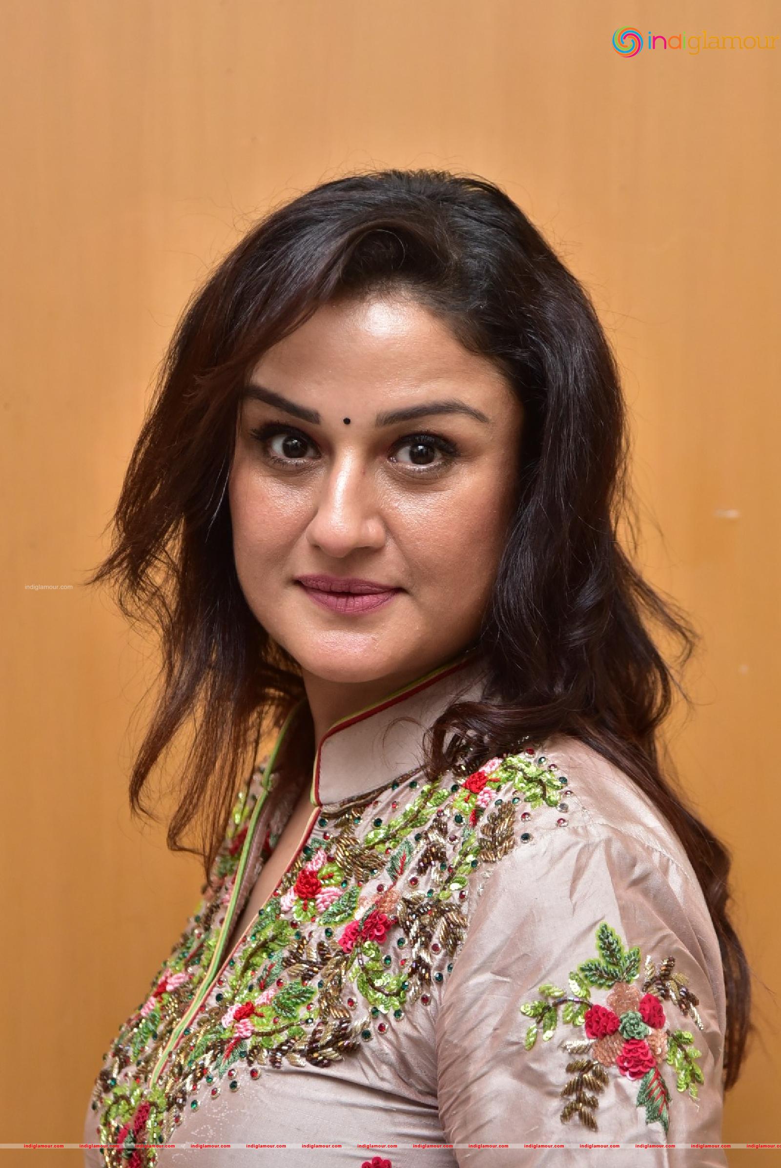 Sonia Agarwal Actress hd photo