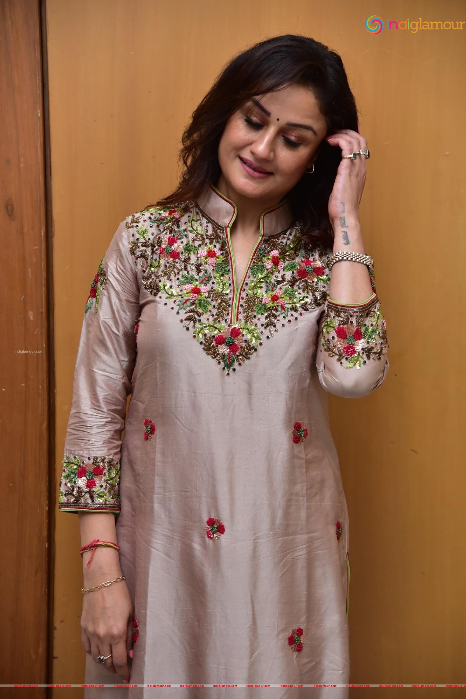 Sonia Agarwal Actress hd photo