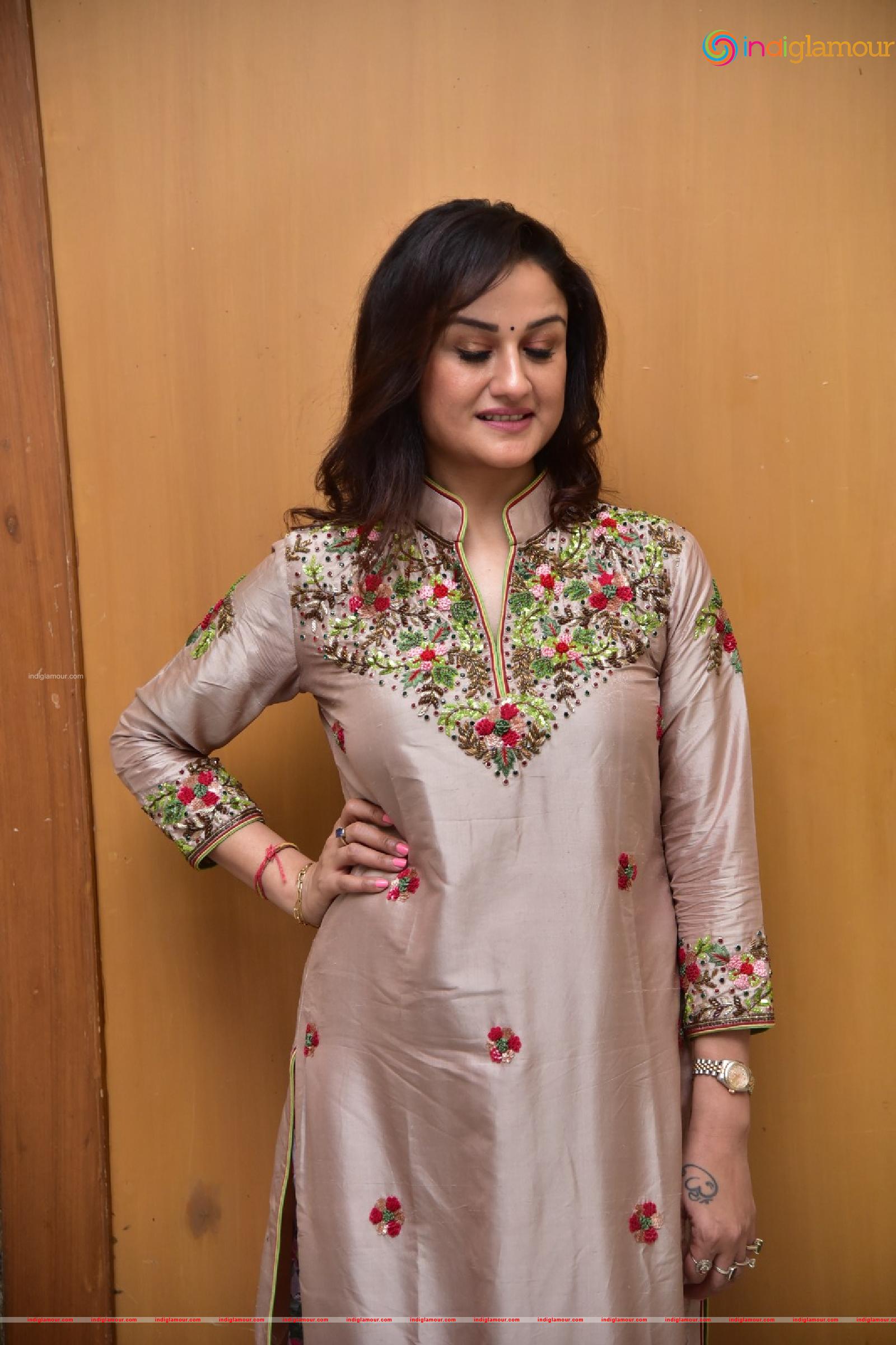 Sonia Agarwal Actress hd photo