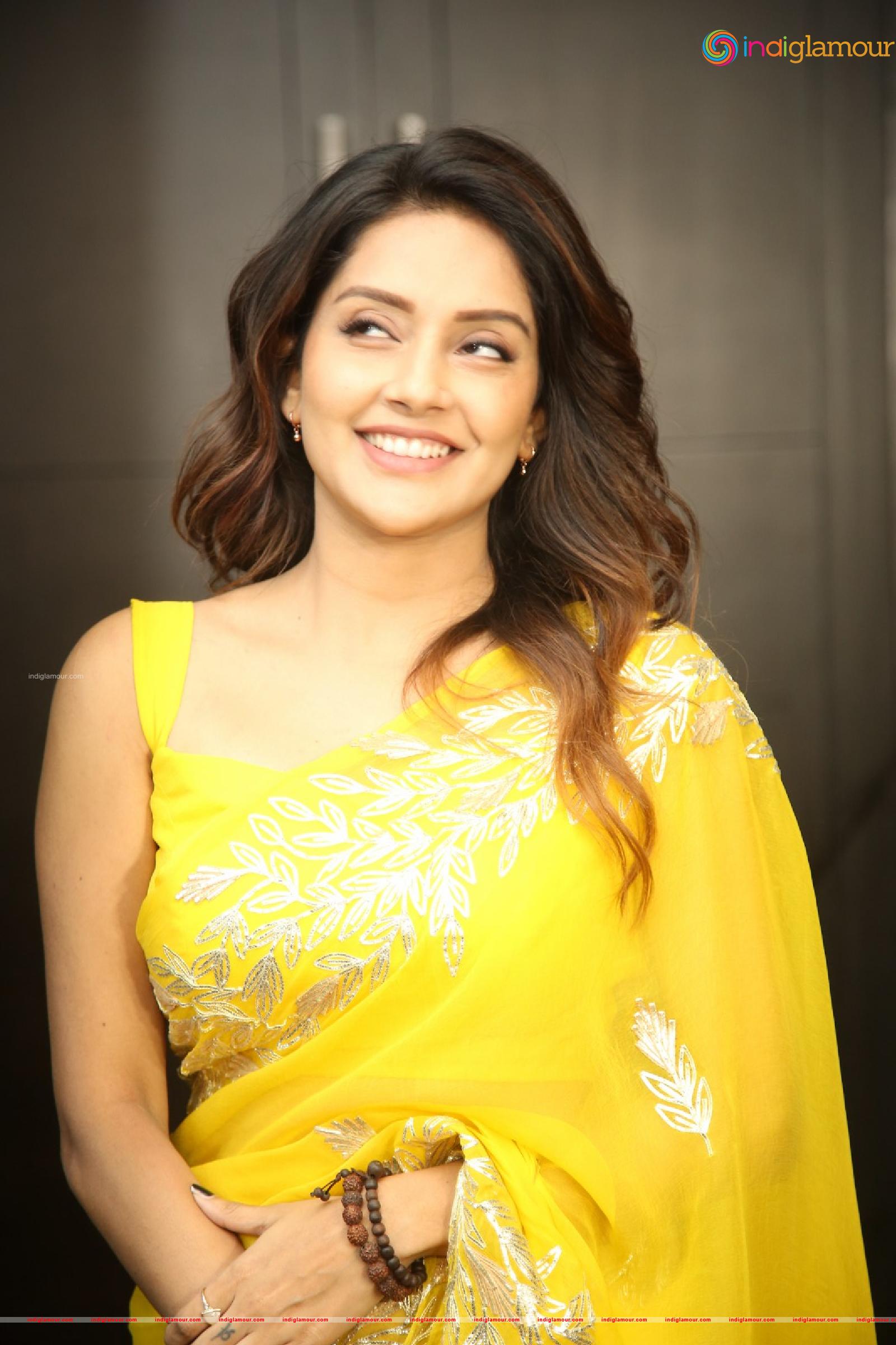 Mahima Nambiar Actress hd photo