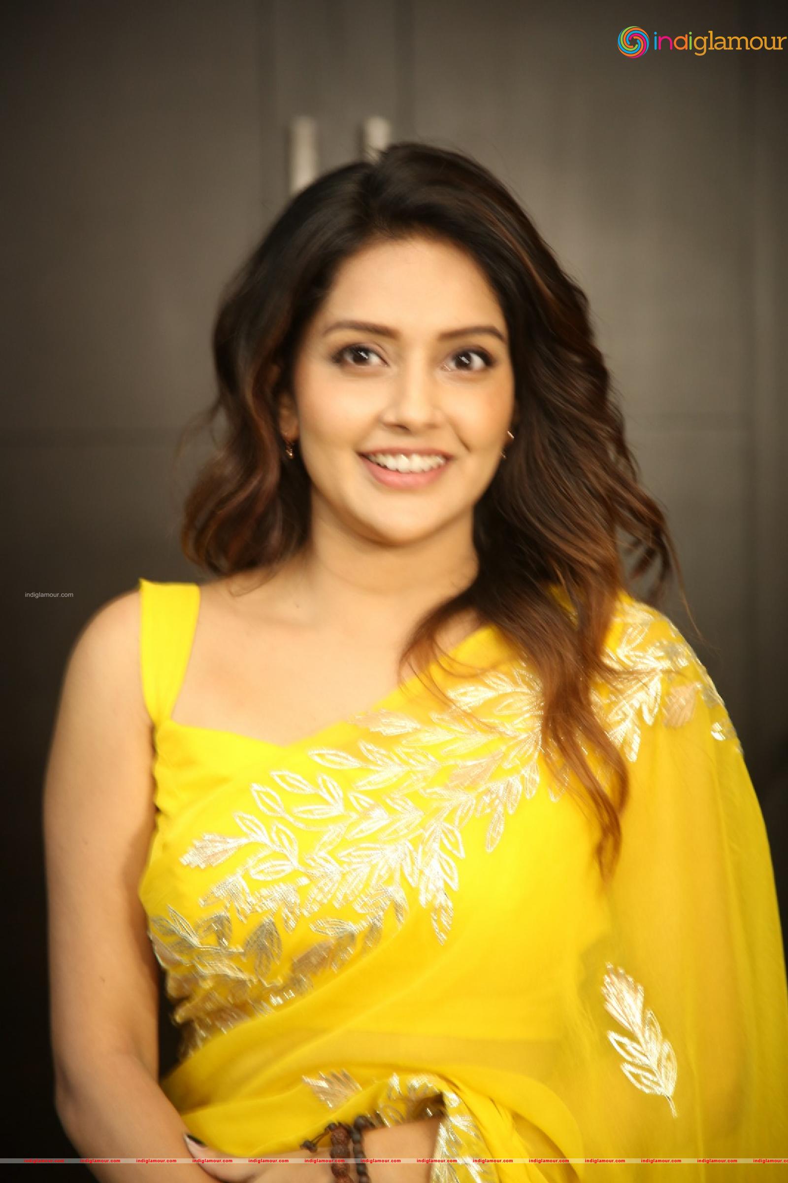 Mahima Nambiar Actress hd photo