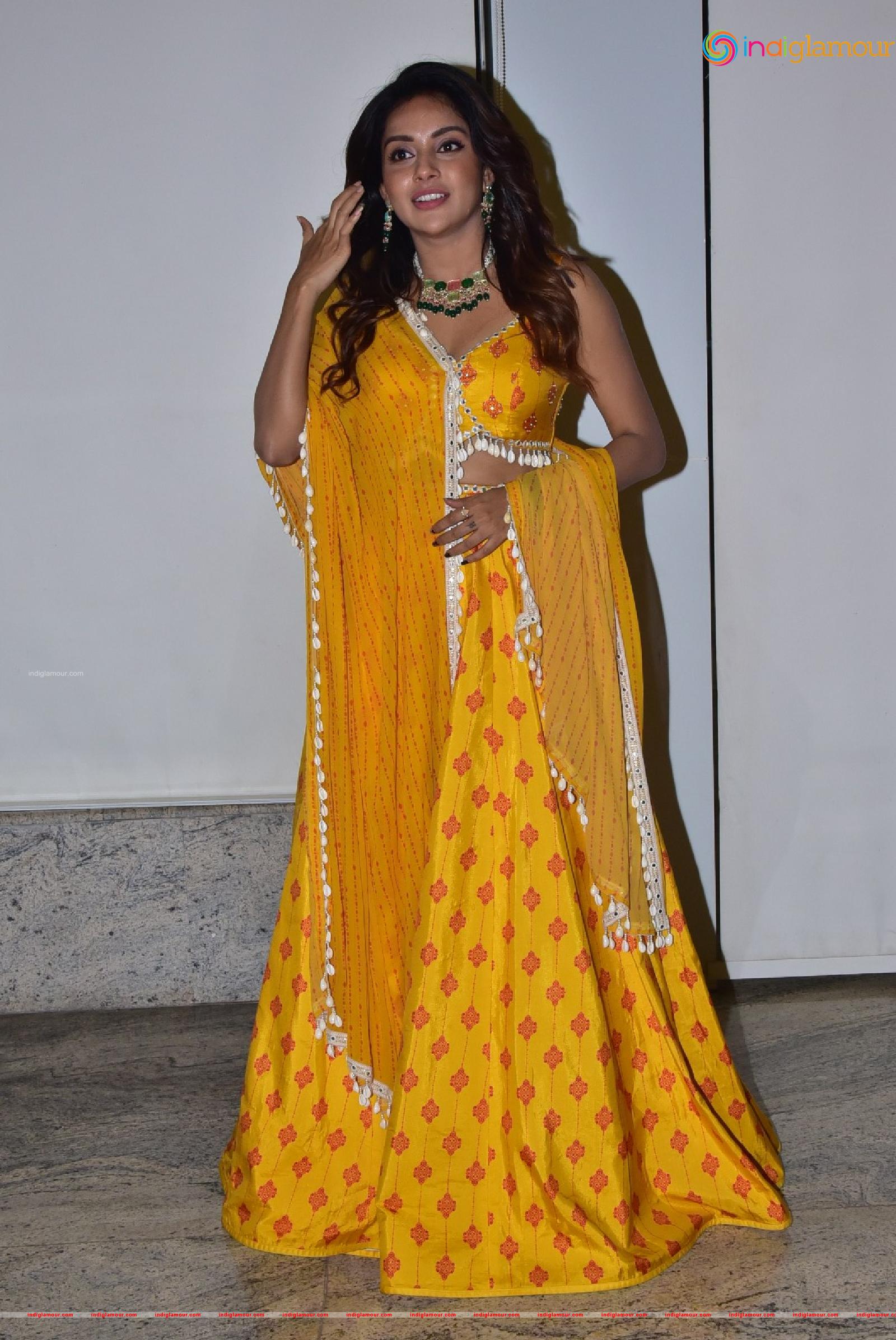 Mahima Nambiar Actress hd photo