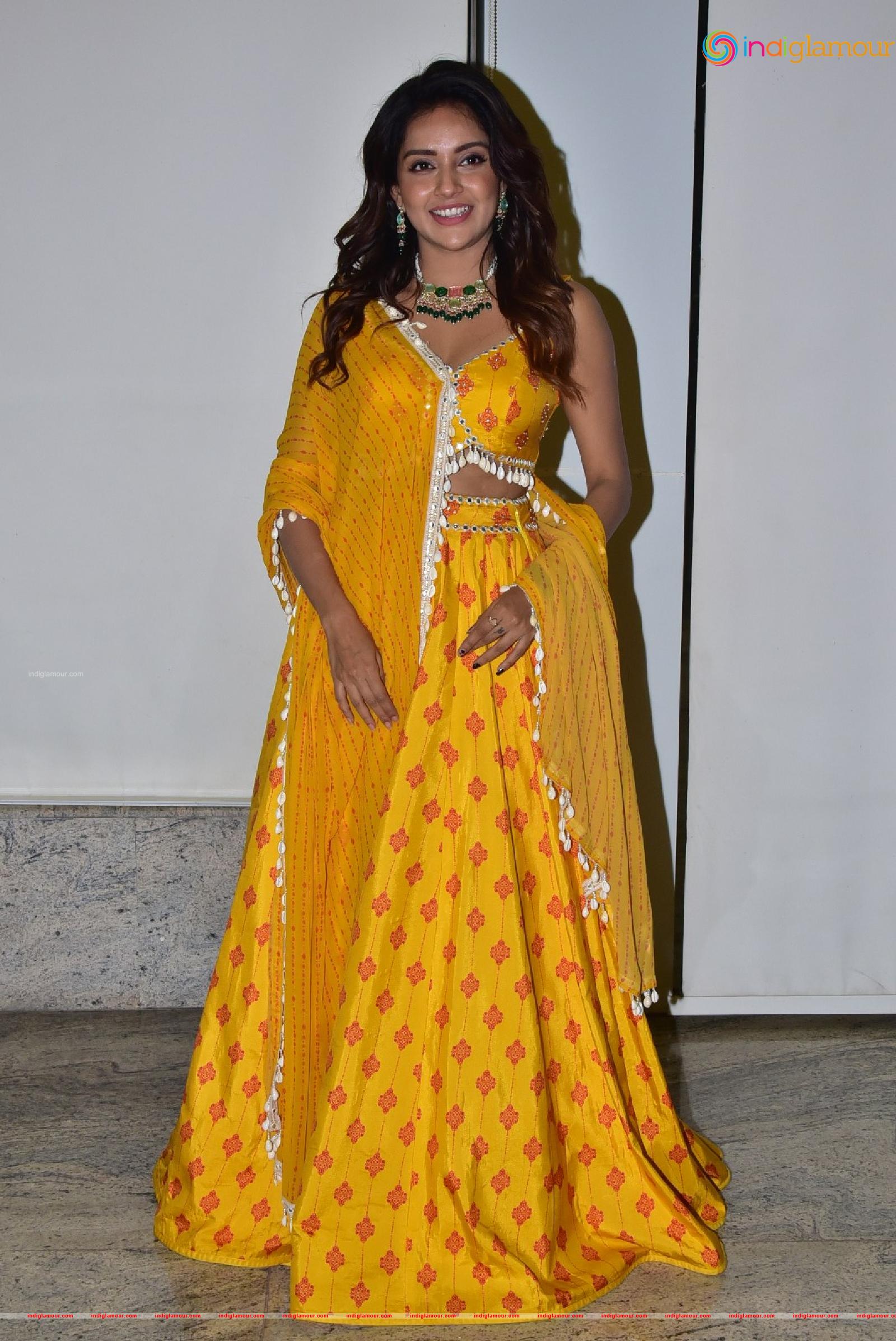 Mahima Nambiar Actress hd photo